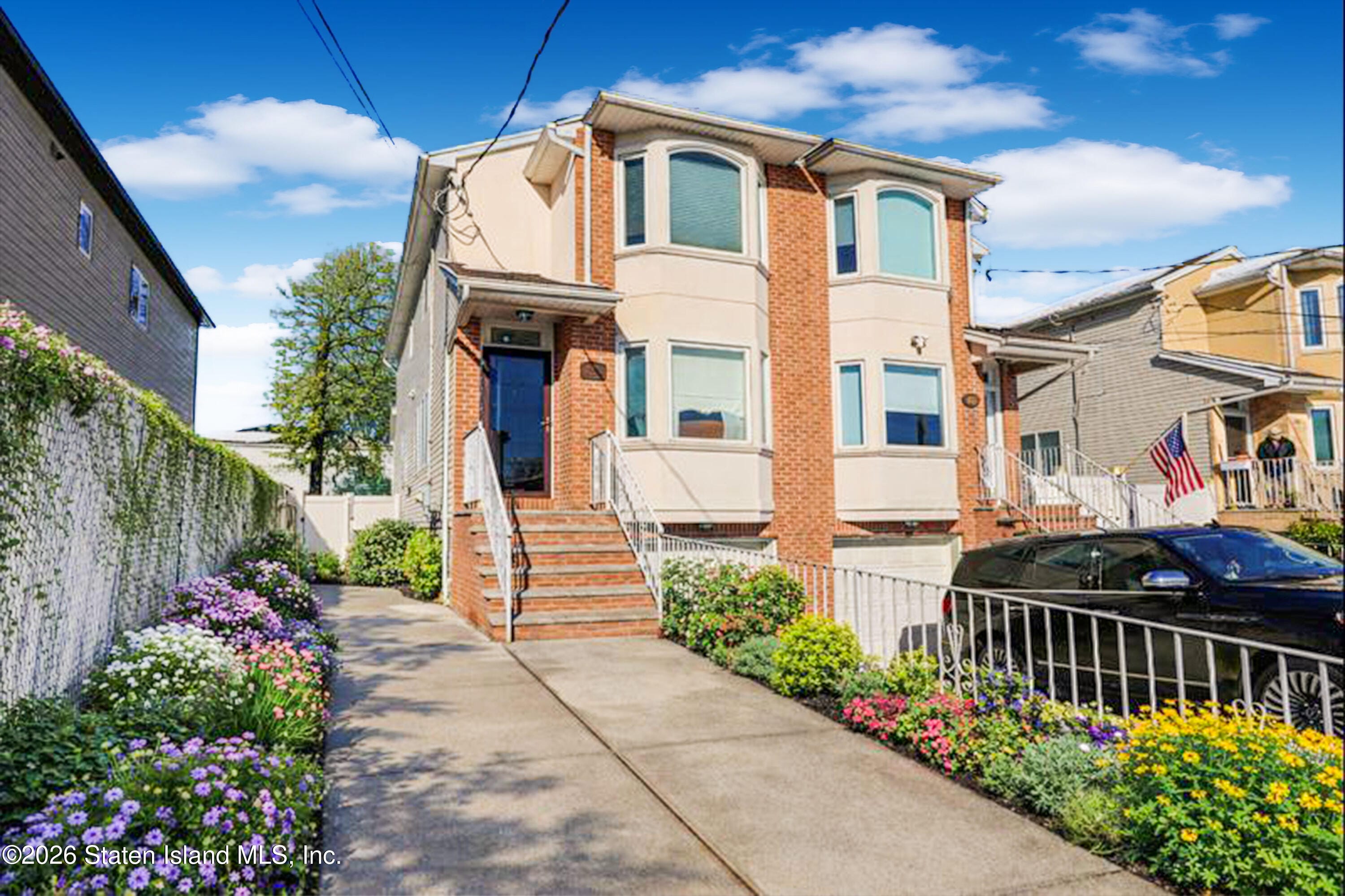 165 Sommer Avenue Image 1