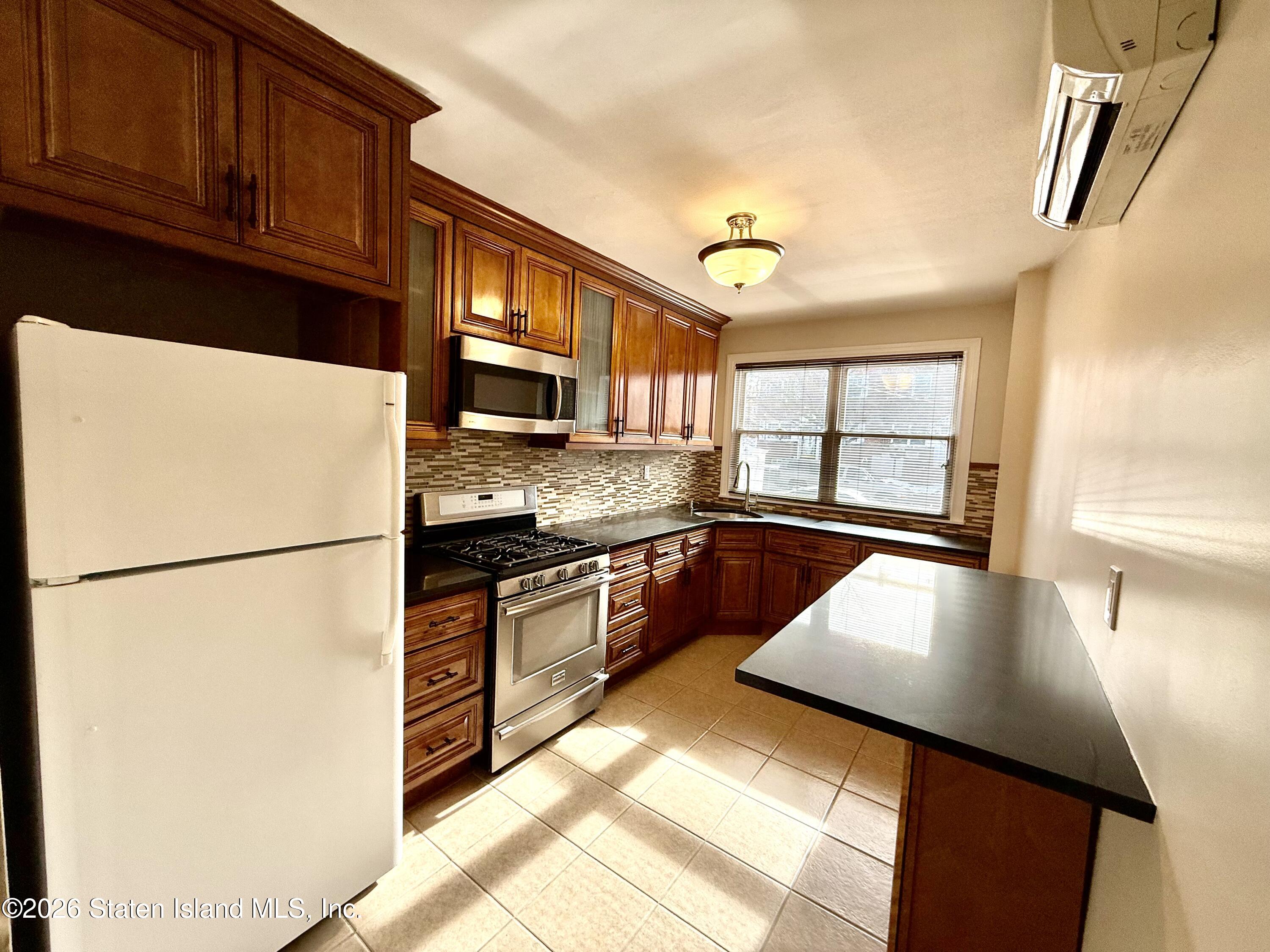 71 Dongan Avenue Image 5