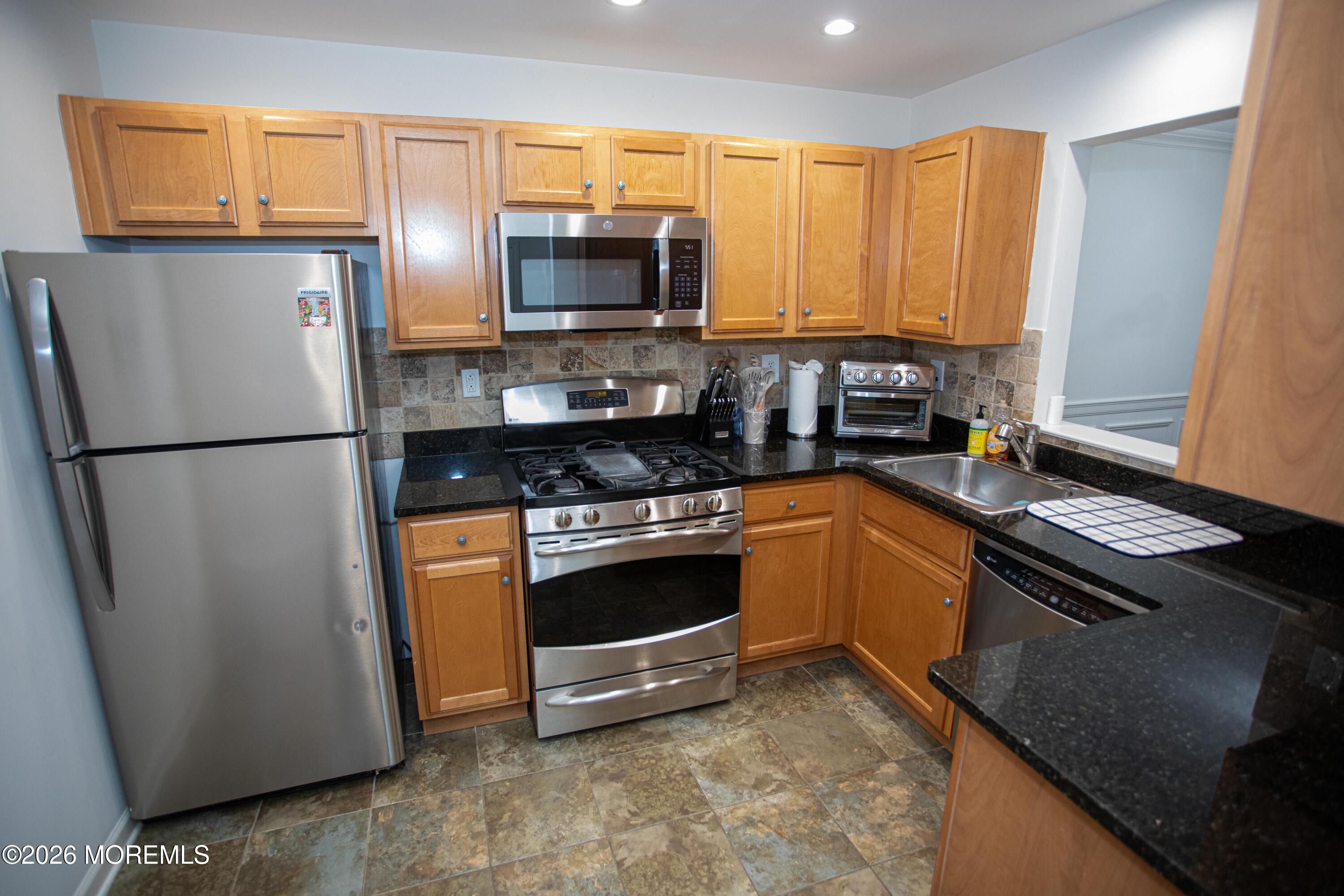 124 Adamecs Way 25, South Amboy, NJ, 08879 image 9