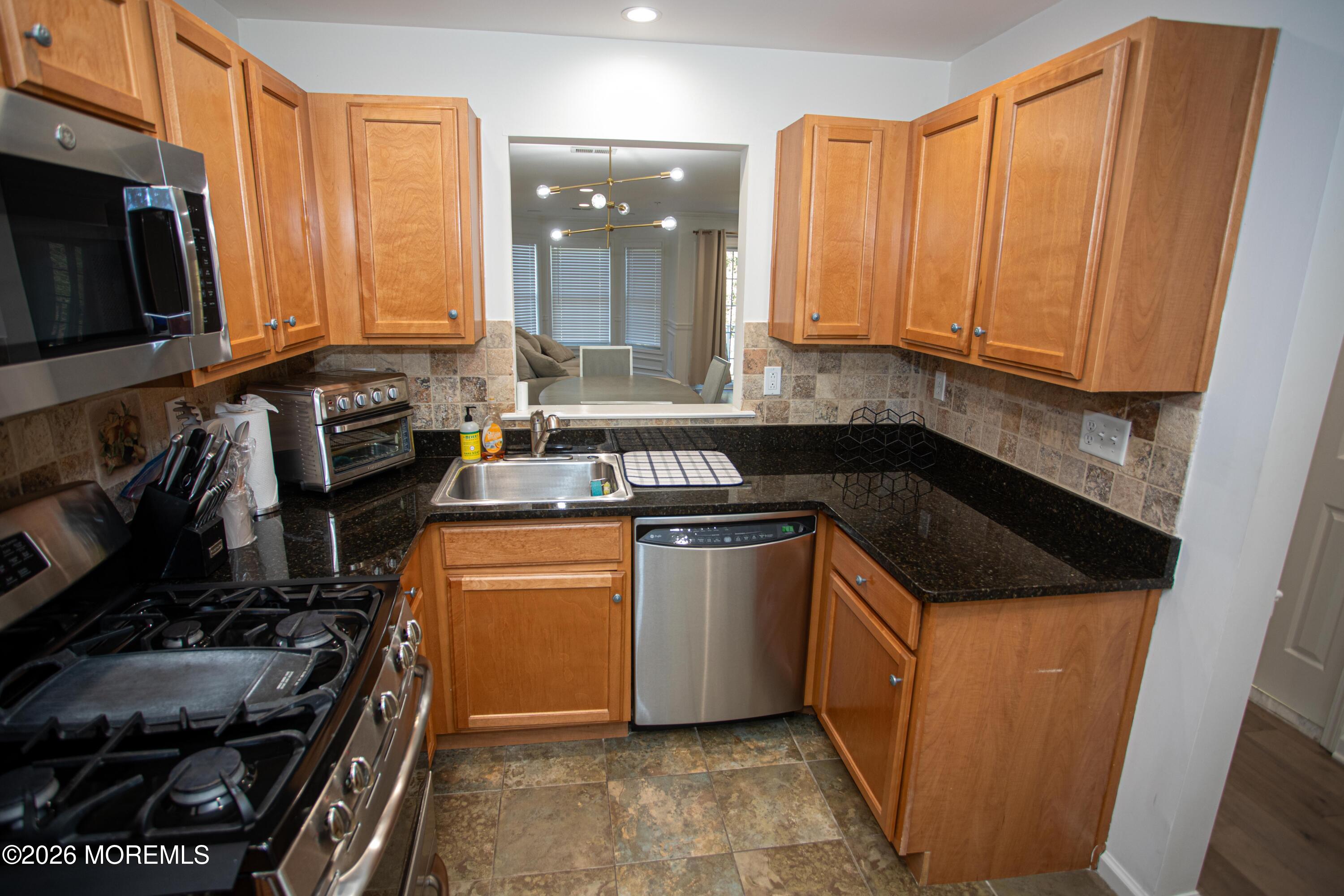 124 Adamecs Way 25, South Amboy, NJ, 08879 image 10