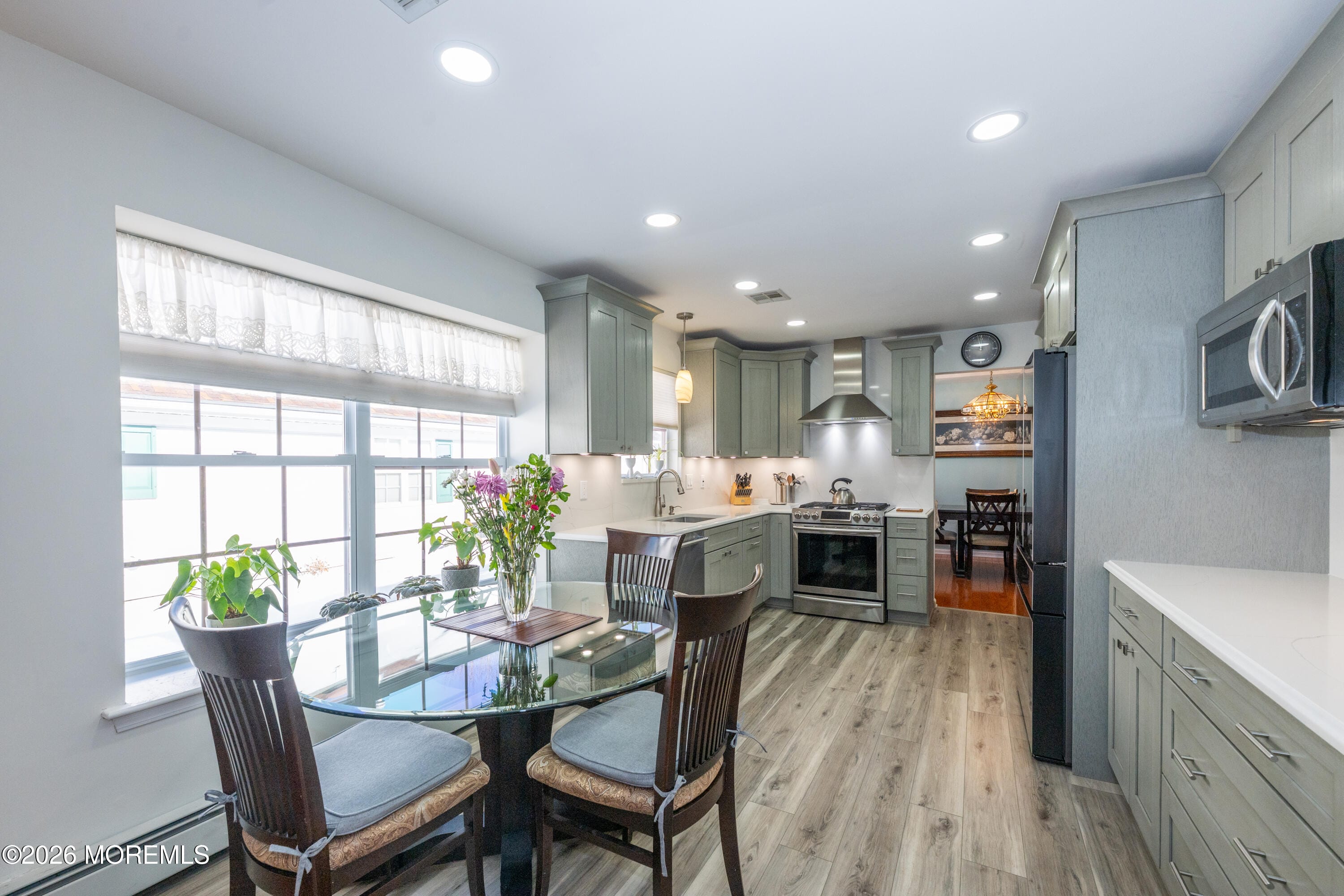 2890 Lenox Street Image 4