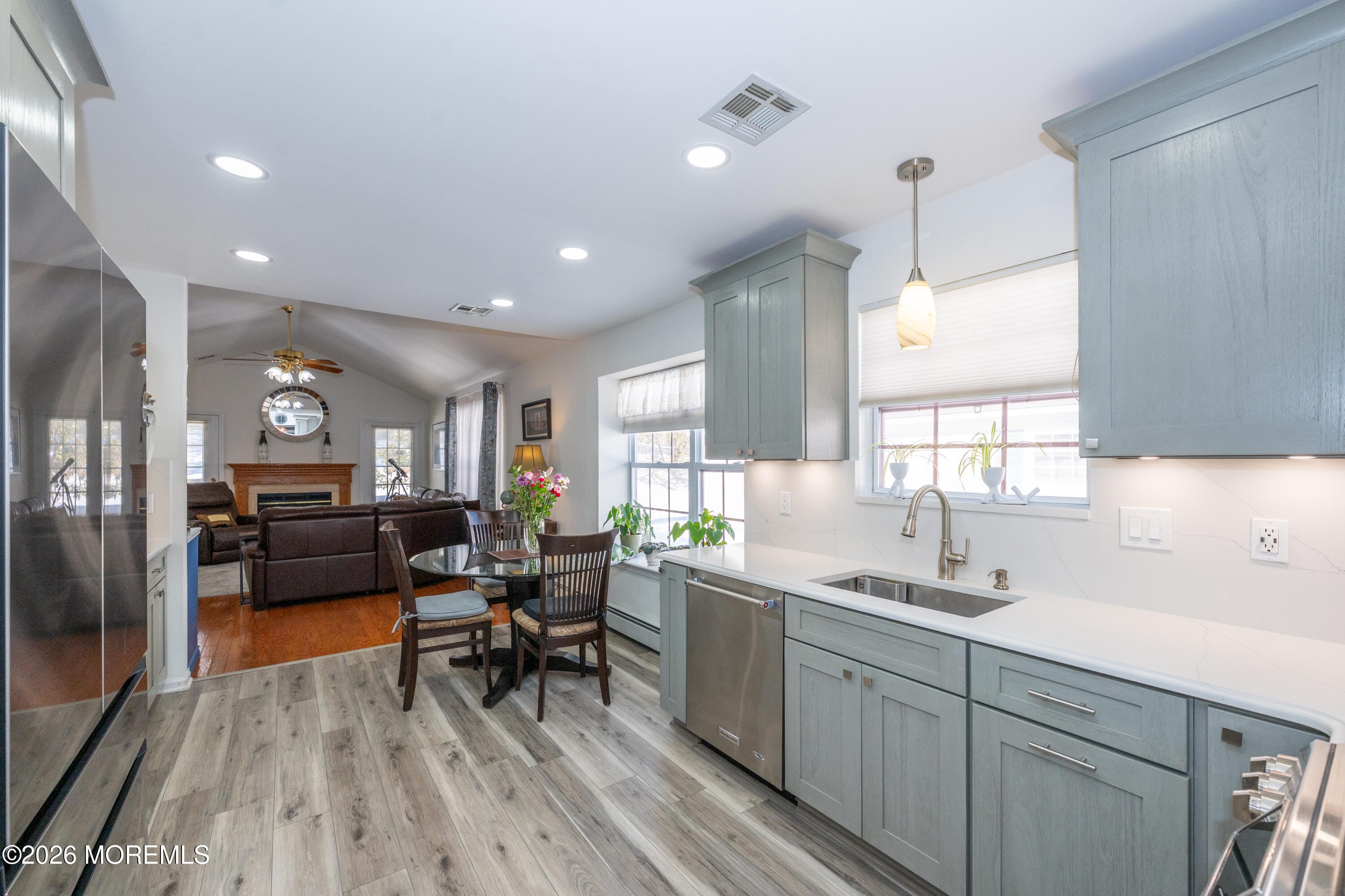 2890 Lenox Street Image 5