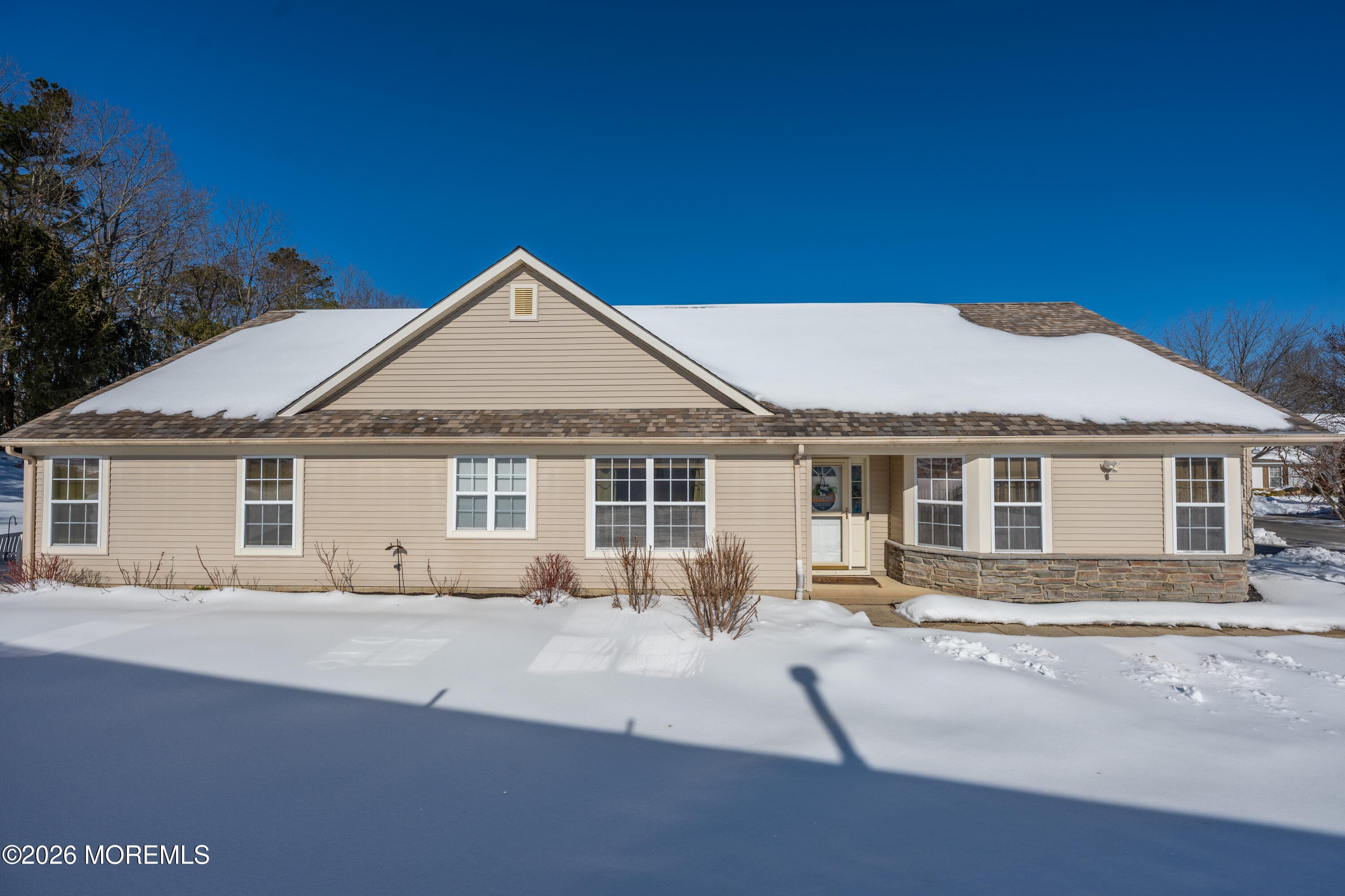 2890 Lenox Street Image 3