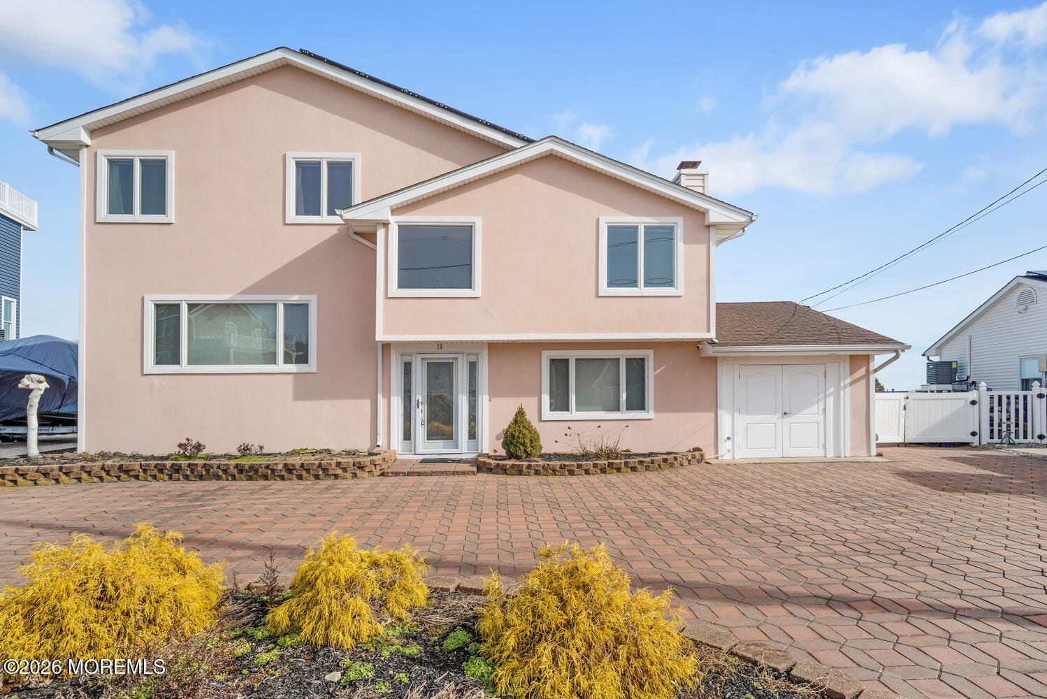 13 Ocean Boulevard Image 3