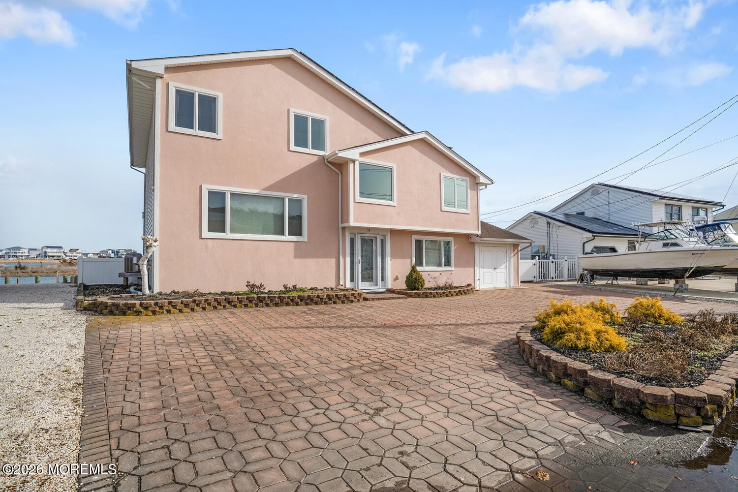 13 Ocean Boulevard Image 4