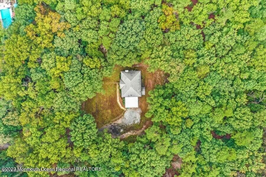 2557 Huckleberry Road Image 3