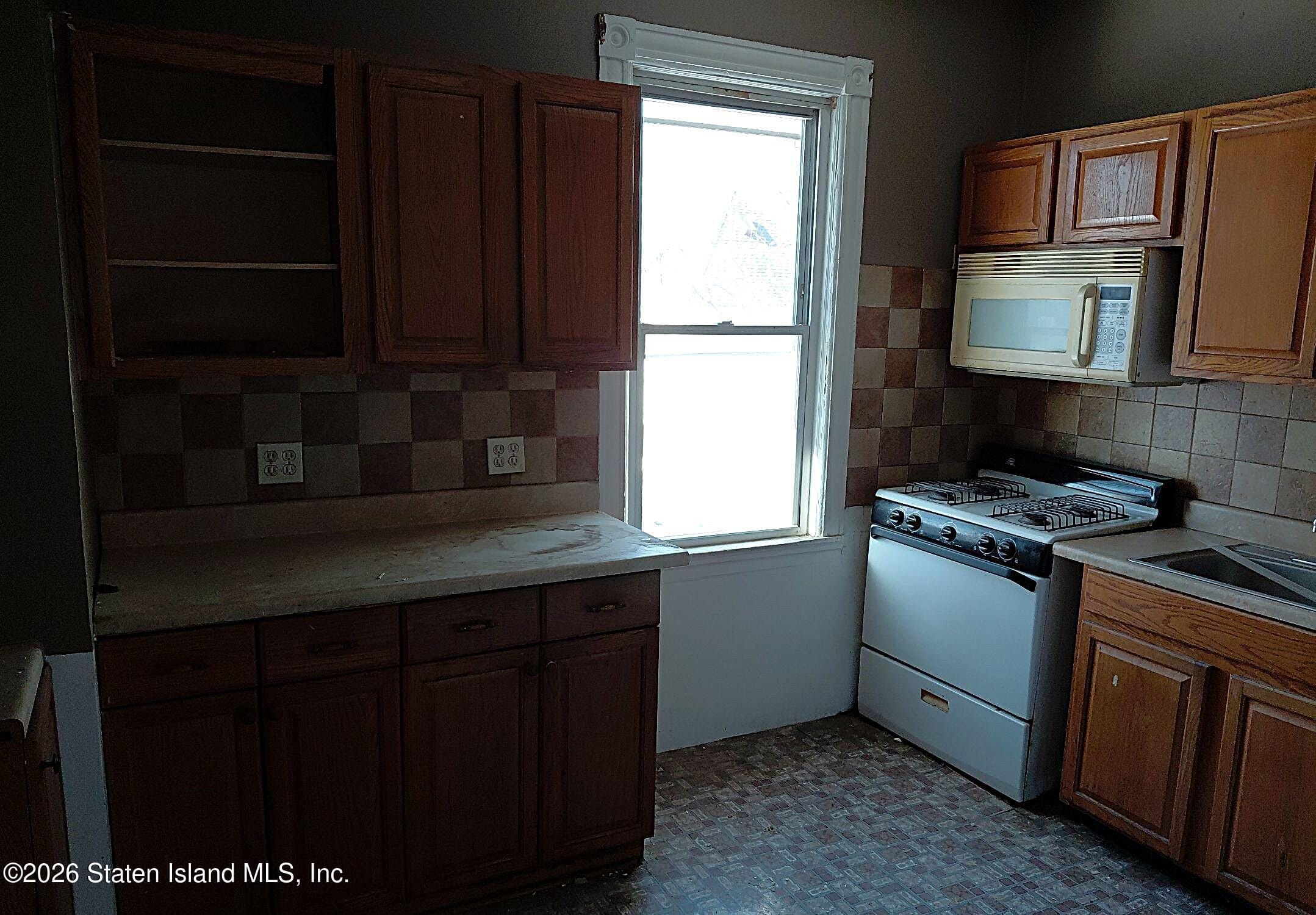 208 Myrtle Avenue, Staten Island, NY, 10310 image 9