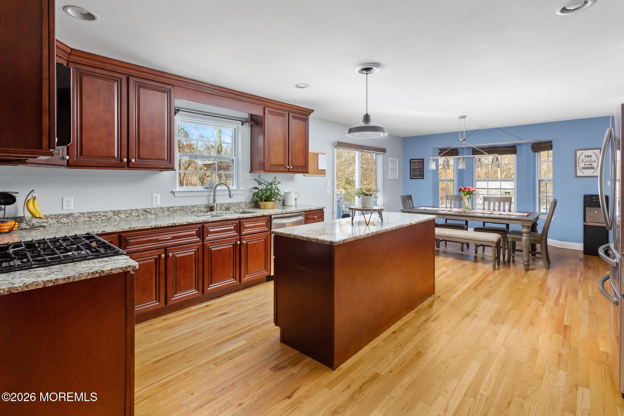 500 W Farms Road Image 4