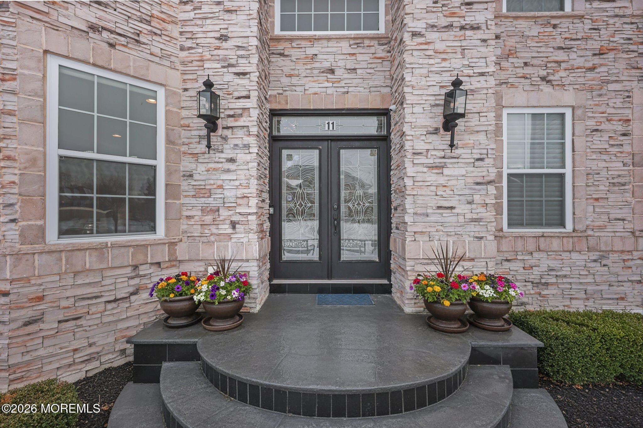 11 Gatarz Court Image 2