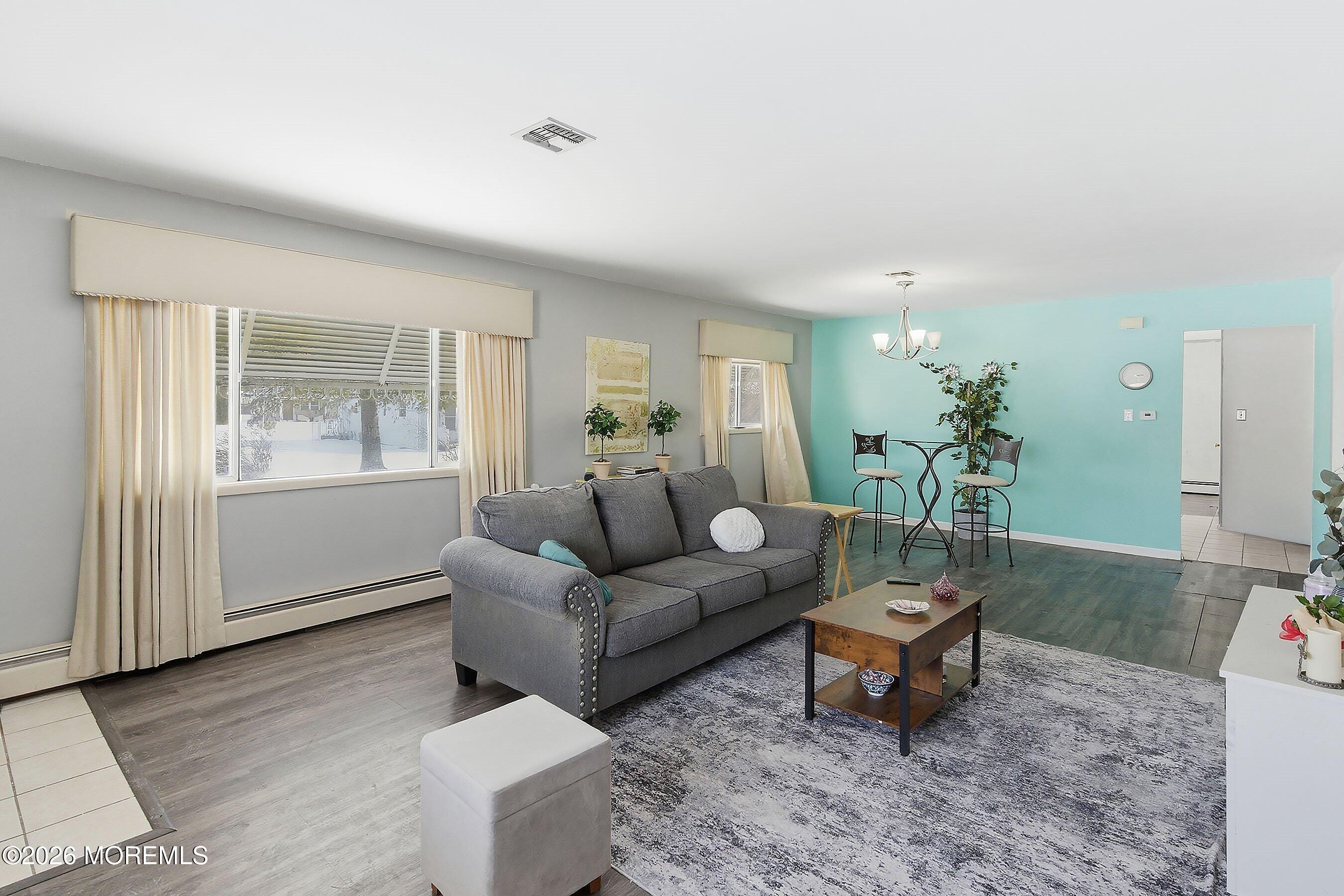 211 N Harrington Drive Image 5