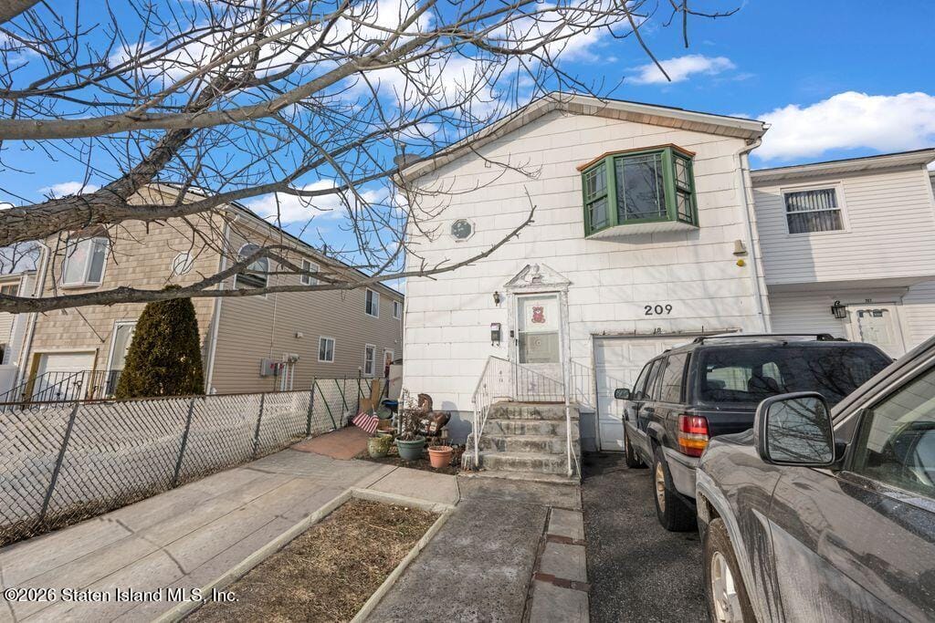 209 Regis Drive Image 2