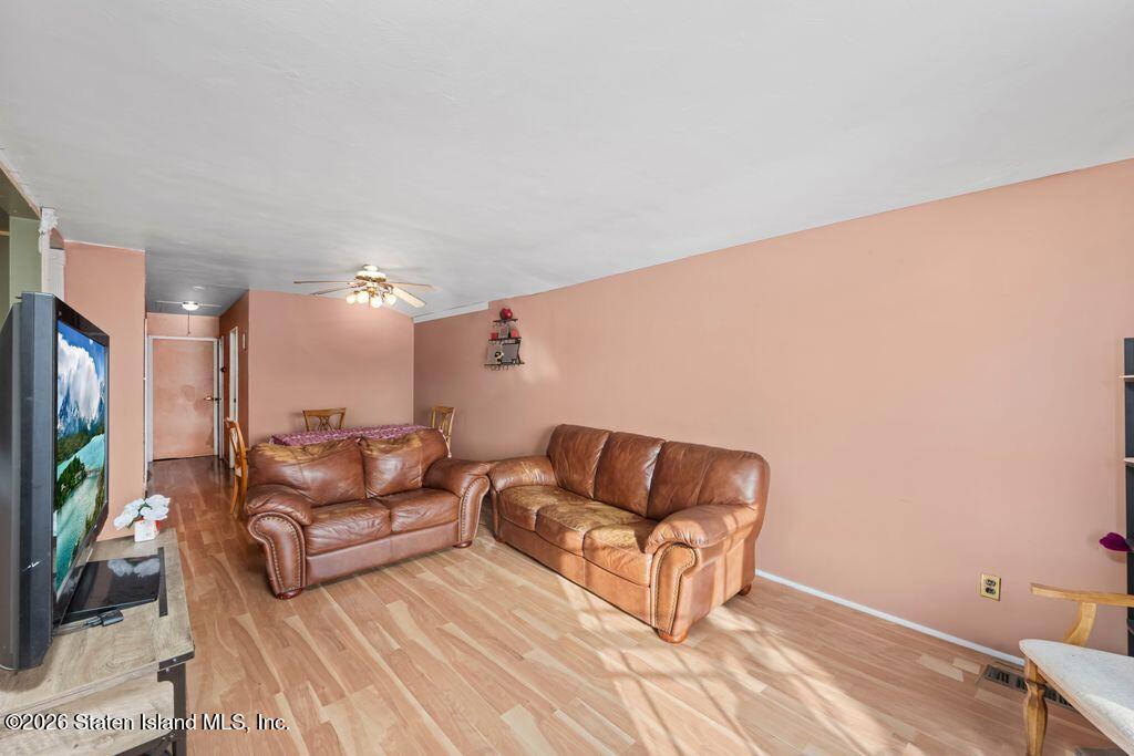 209 Regis Drive Image 3