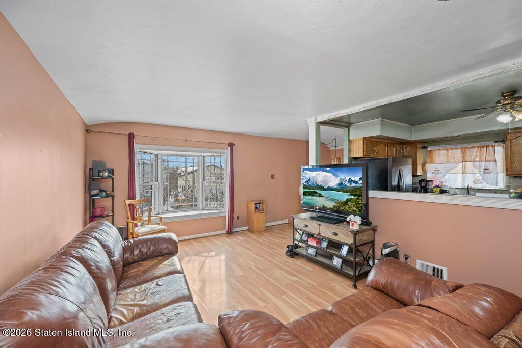 209 Regis Drive Image 4
