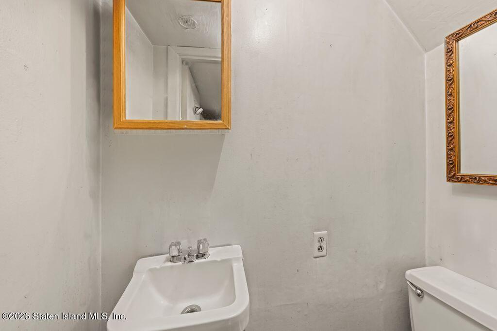 209 Regis Drive, Staten Island, NY, 10314 image 15