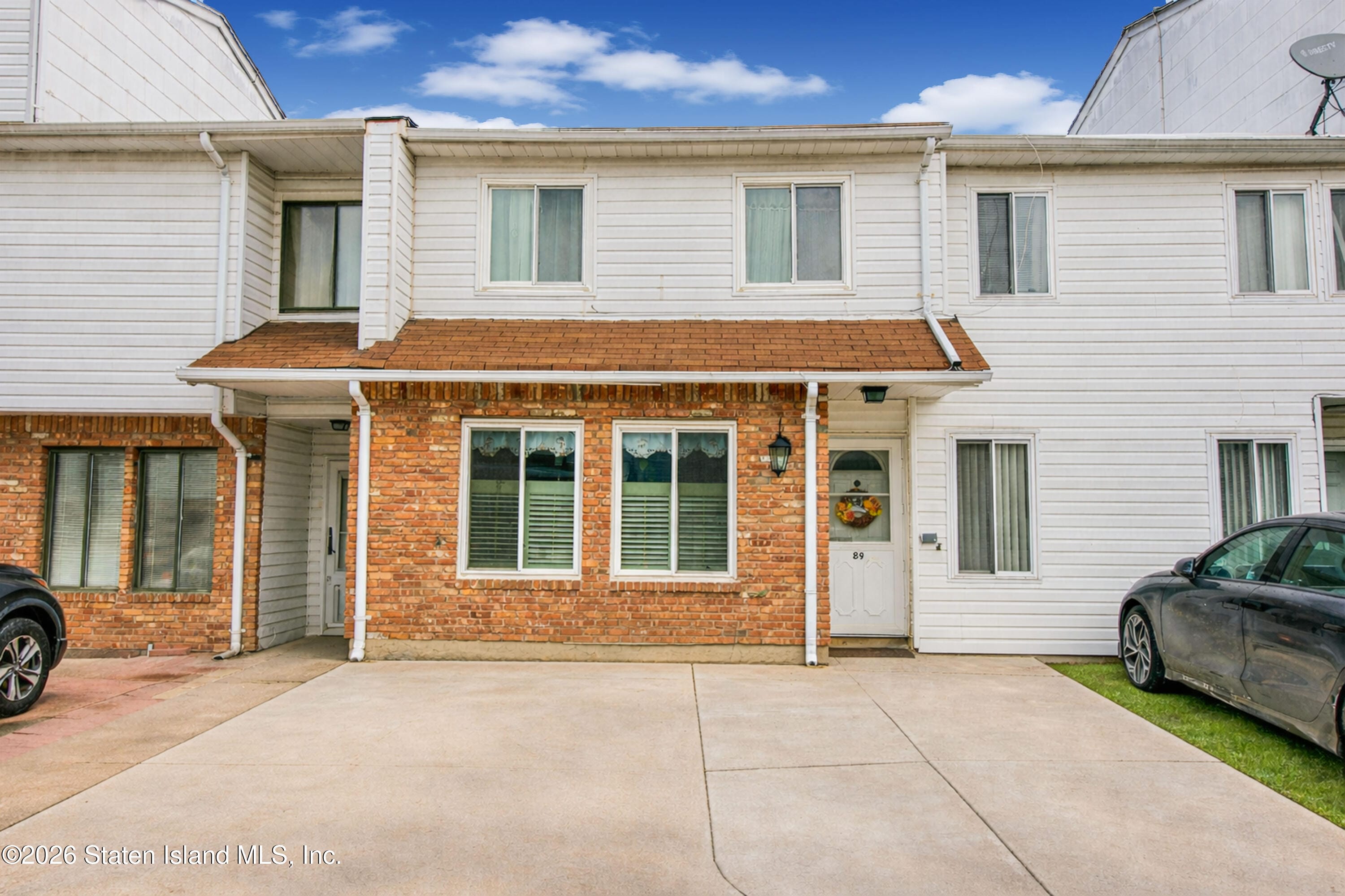 89 Country Drive Image 1