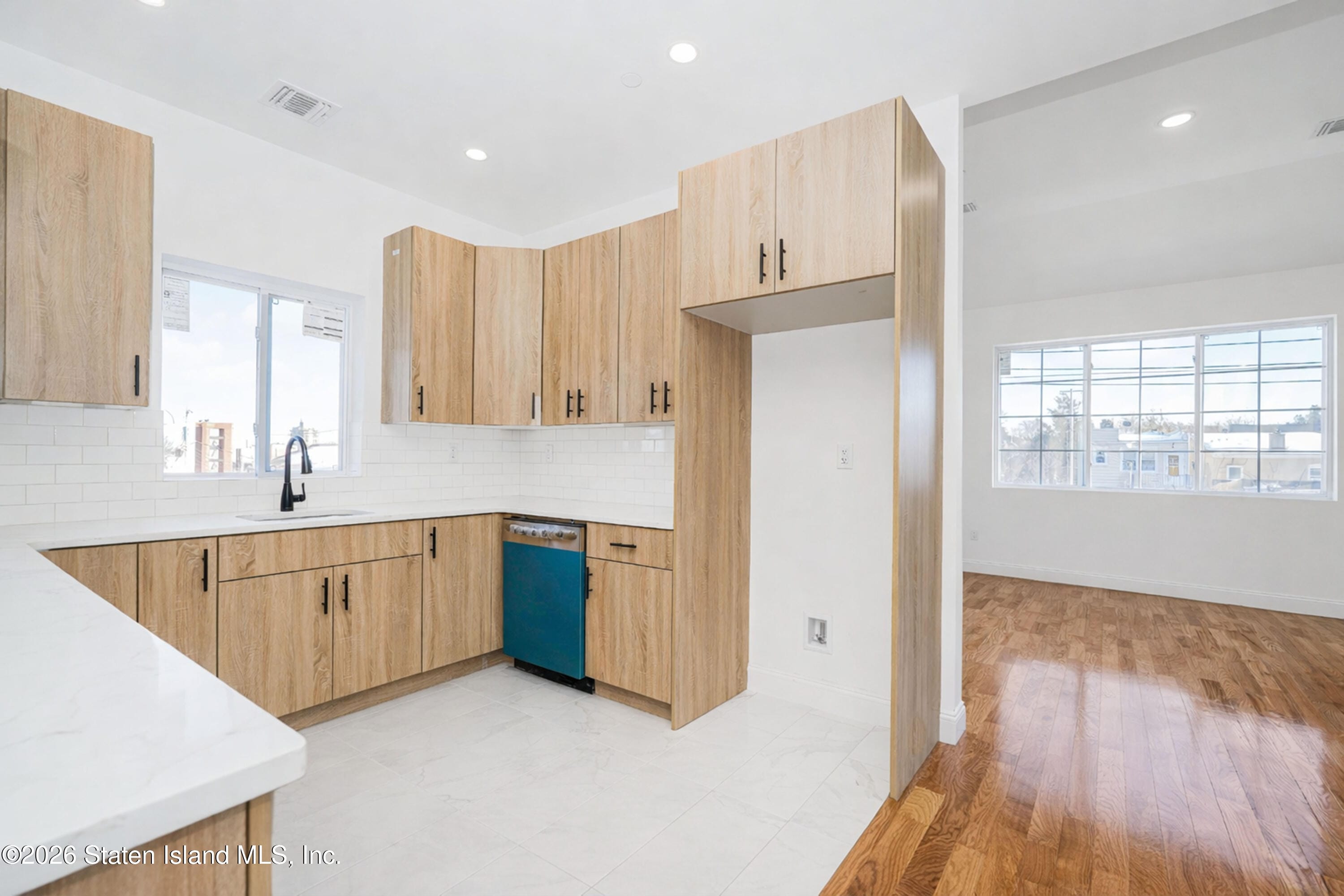 28 Shaughnessy Lane, Staten Island, NY, 10305 image 7