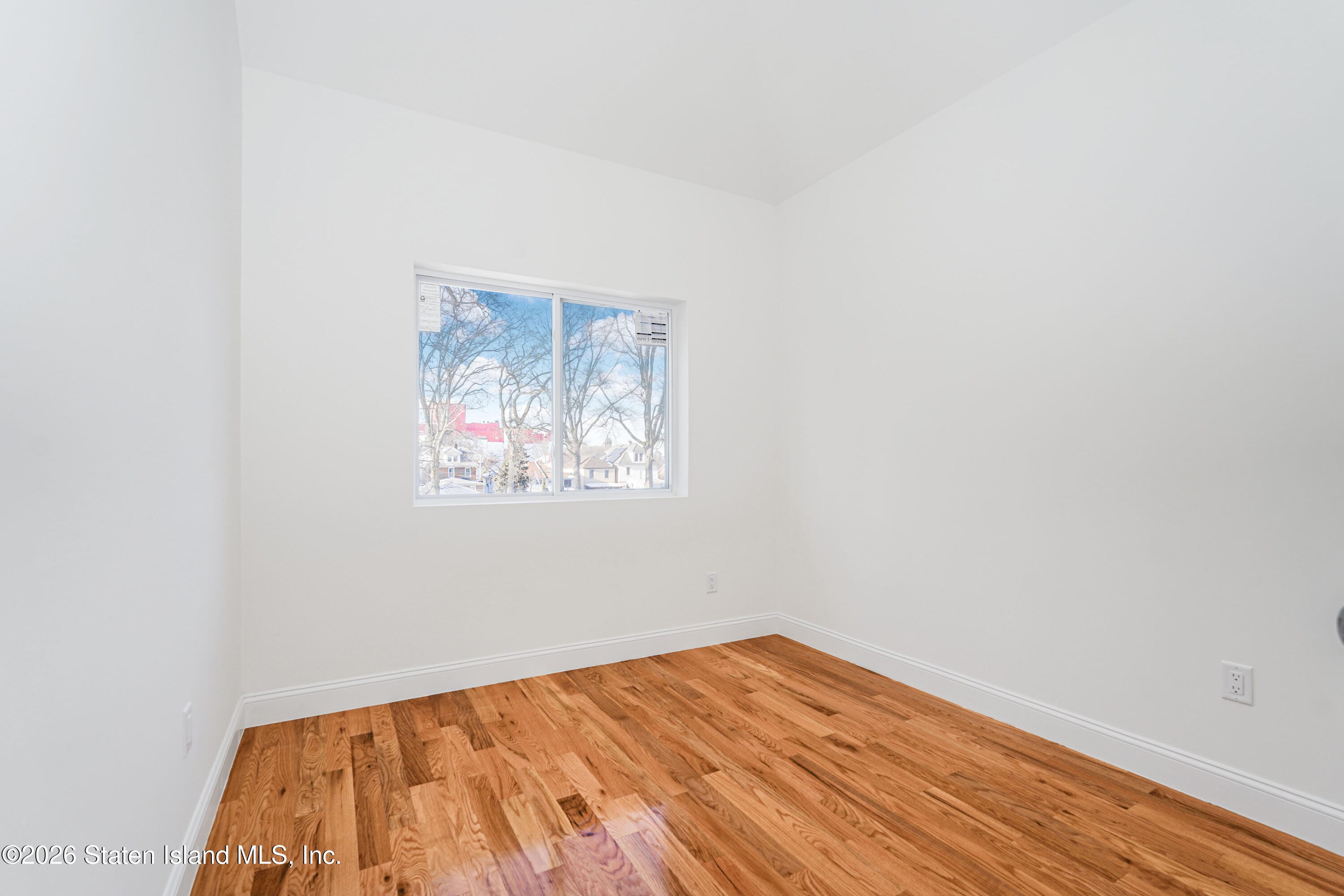 28 Shaughnessy Lane, Staten Island, NY, 10305 image 17