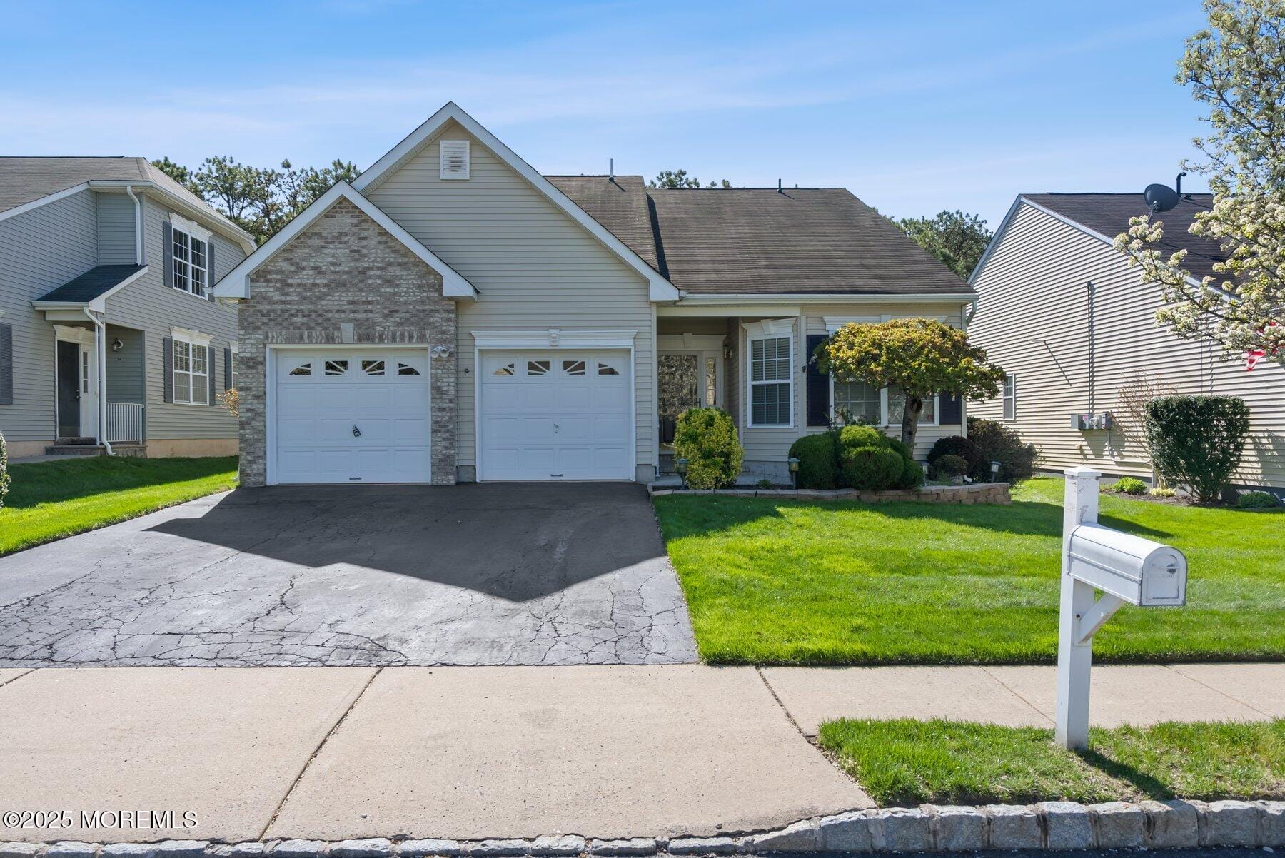 24 Little Leaf Lane, Howell, NJ, 07731