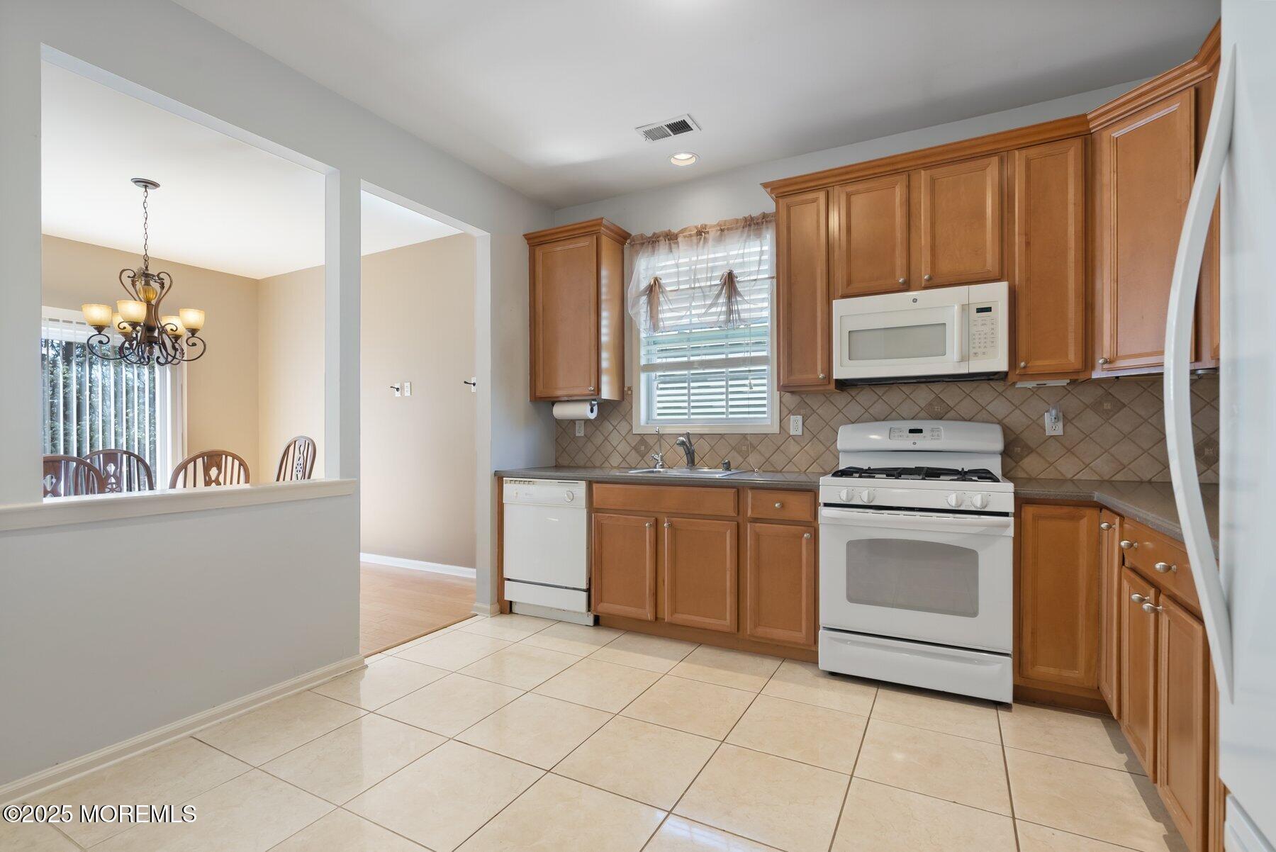 24 Little Leaf Lane, Howell, NJ, 07731 image 17