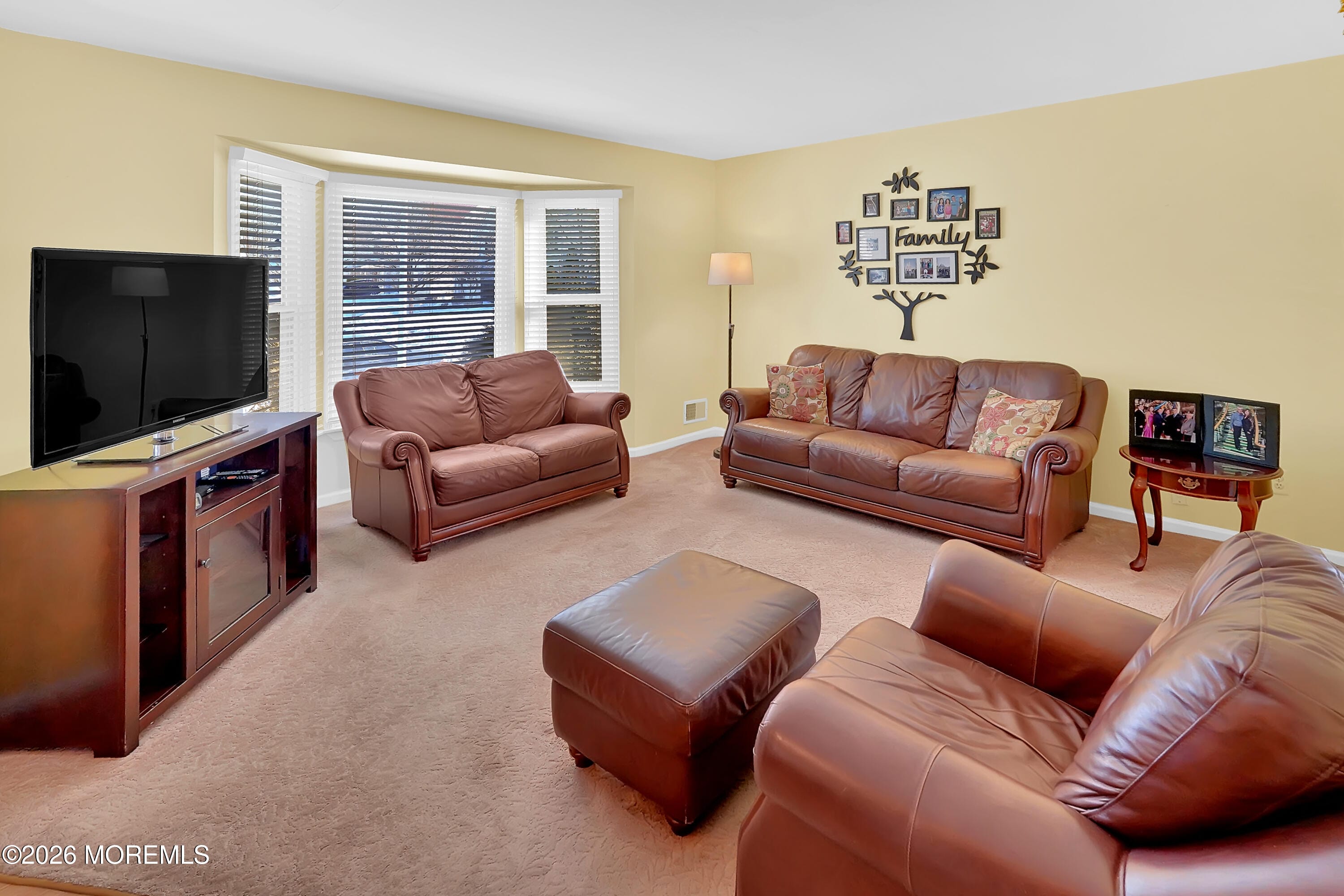 67 Essex Avenue Image 4