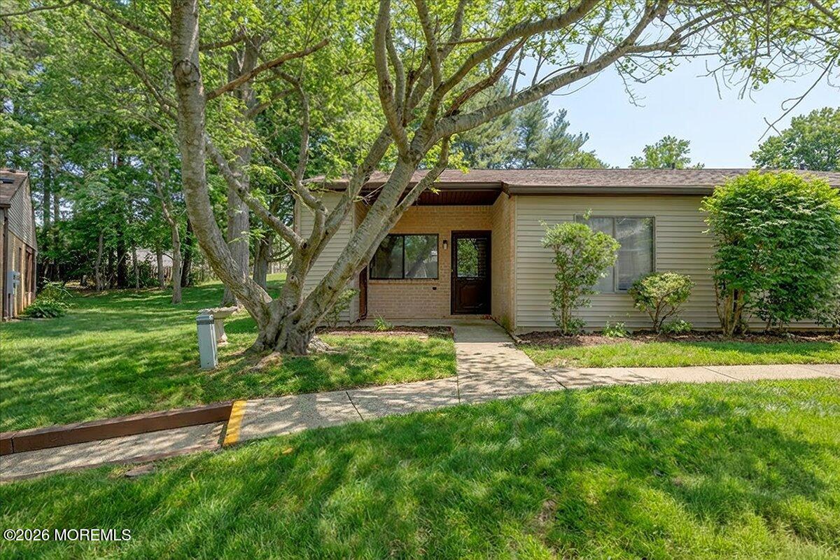239 Medford Court A, Manalapan, NJ, 07726