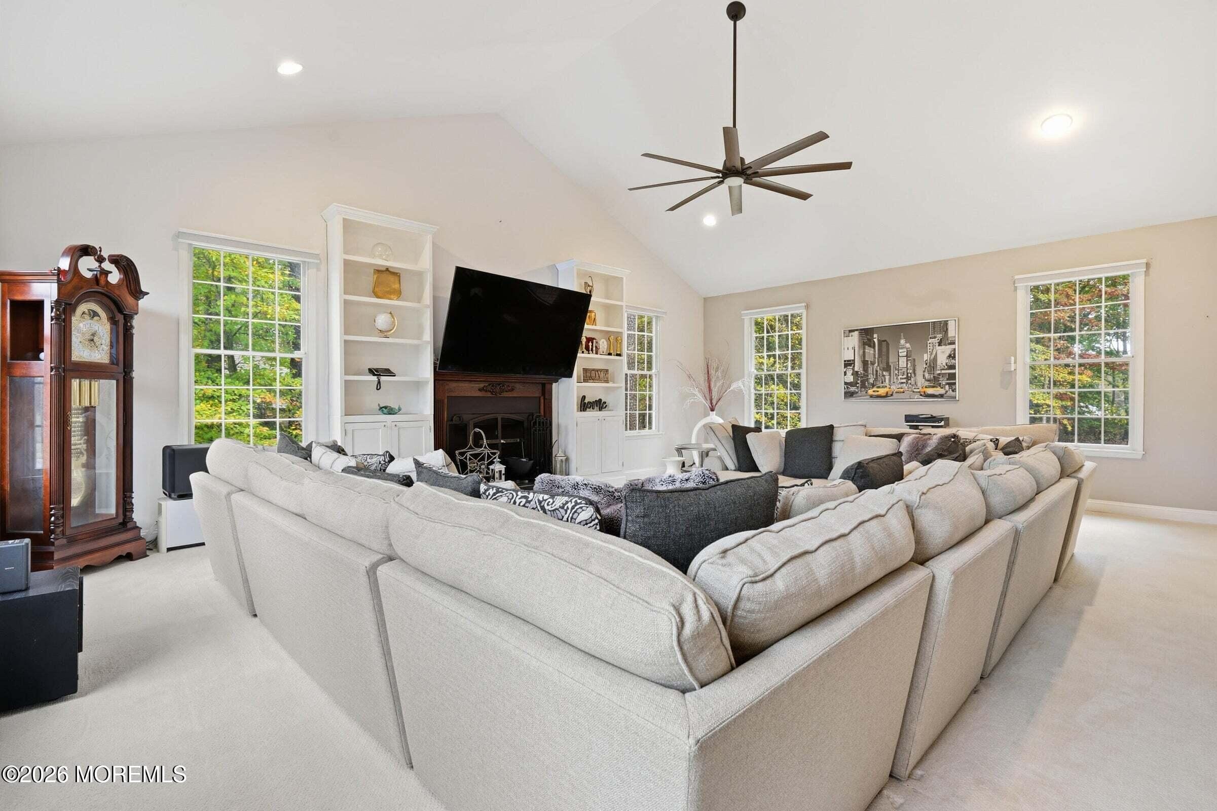 12 Risa Benjamin Way Image 5