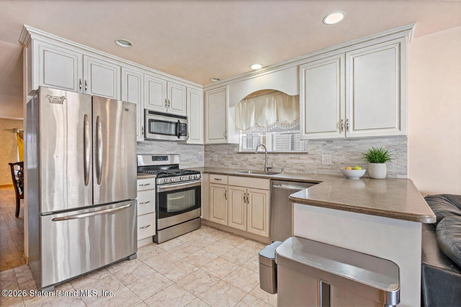 53 Weed Avenue Image 5