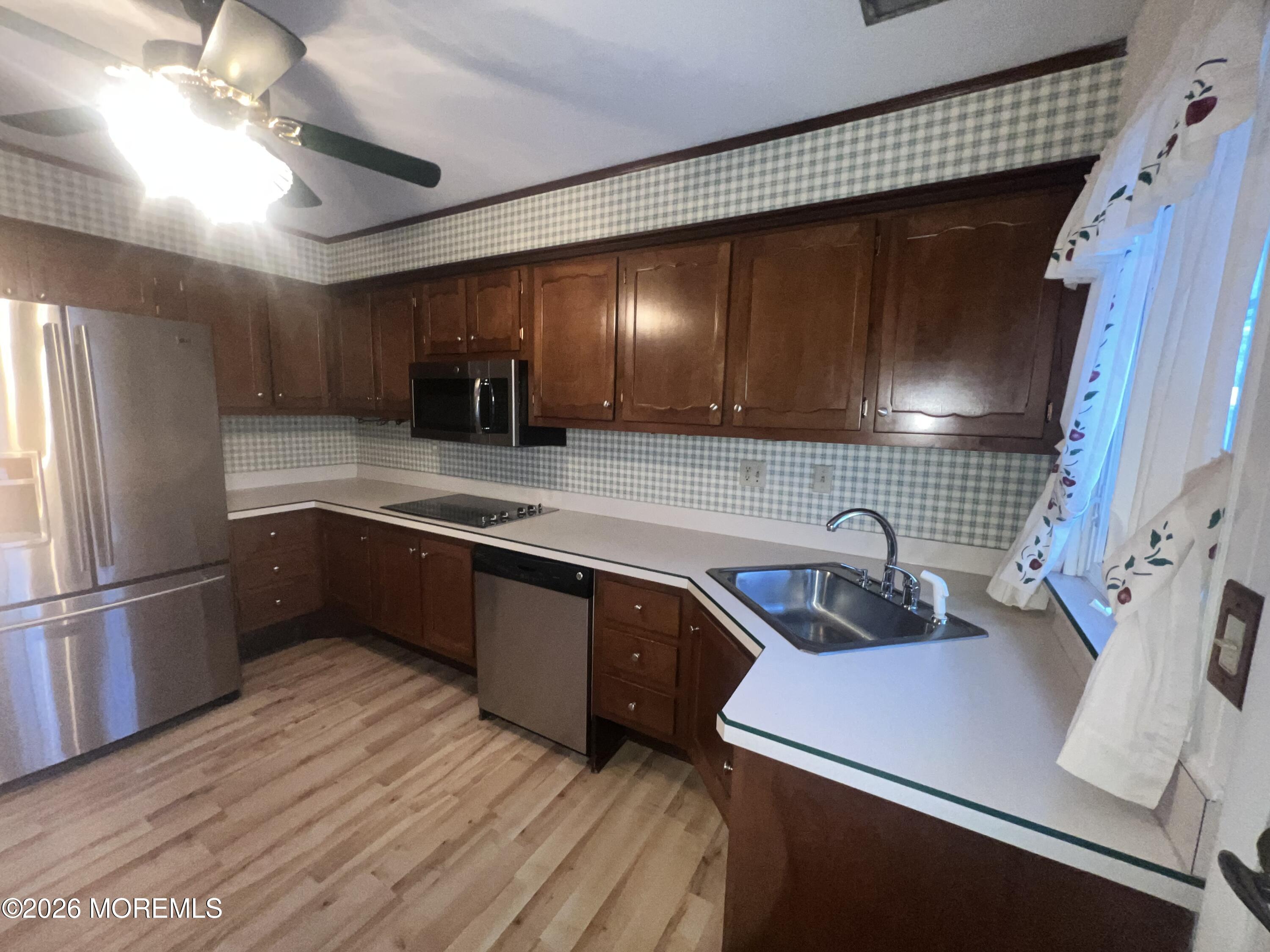 173A Sterling Court Image 4