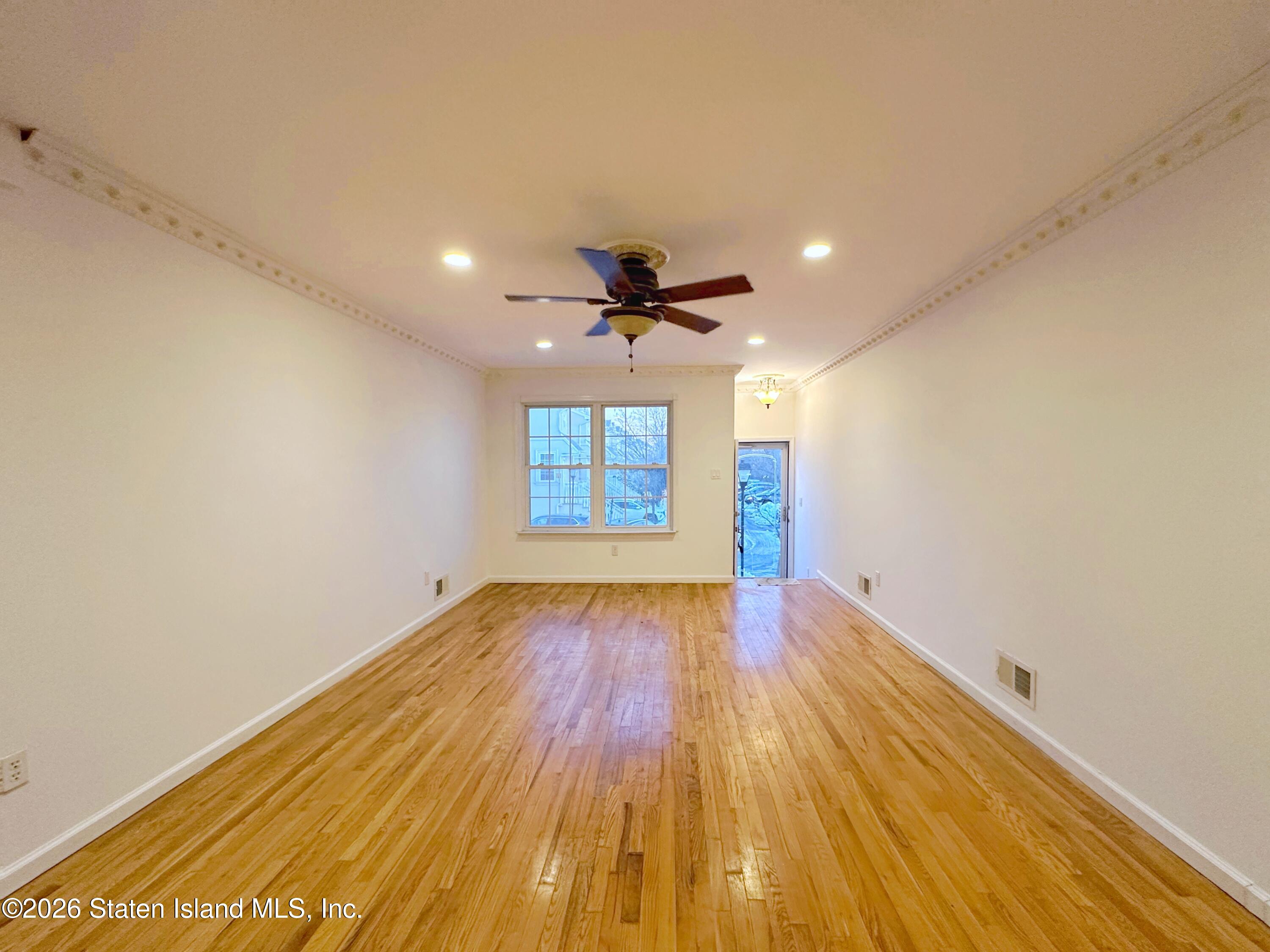 147 Dartmouth Loop Image 2