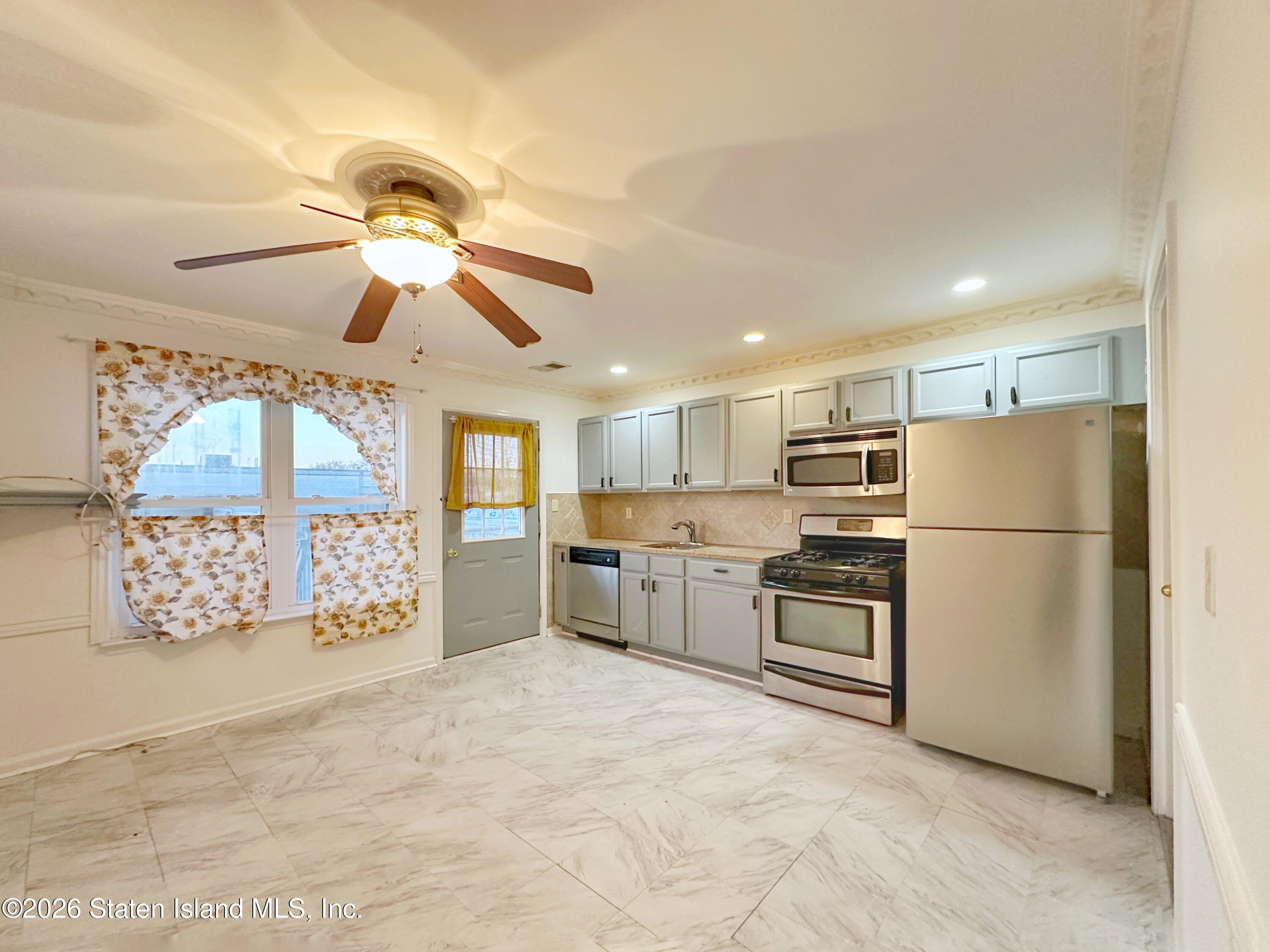 147 Dartmouth Loop, Staten Island, NY, 10306 image 6