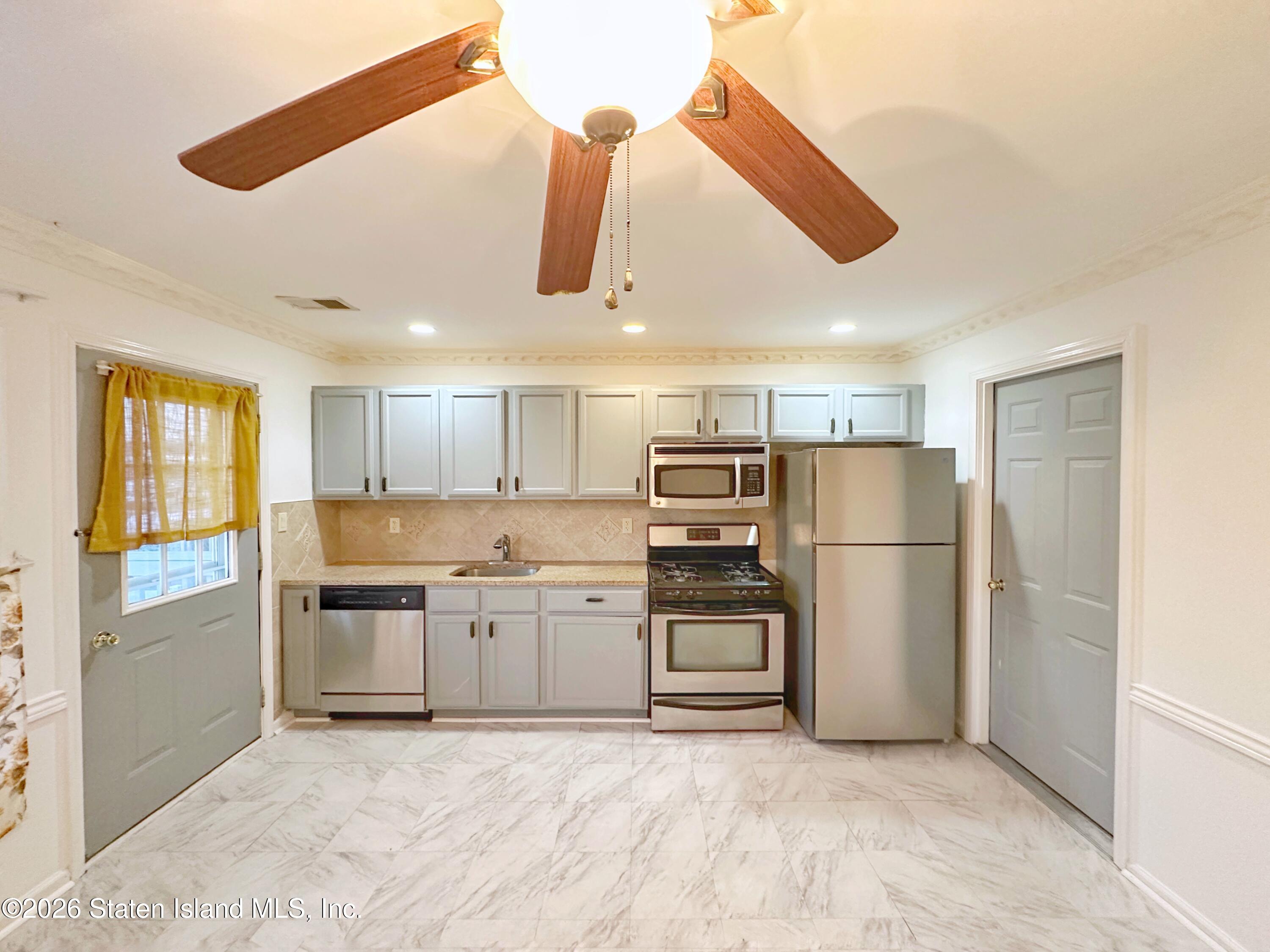 147 Dartmouth Loop, Staten Island, NY, 10306 image 7