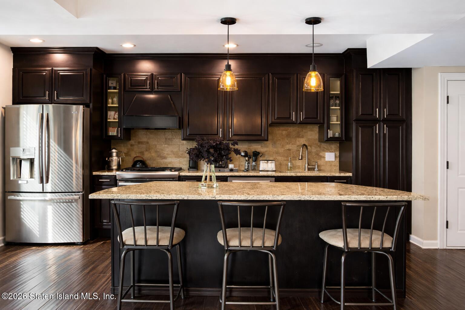 24 Harbour Court Image 3