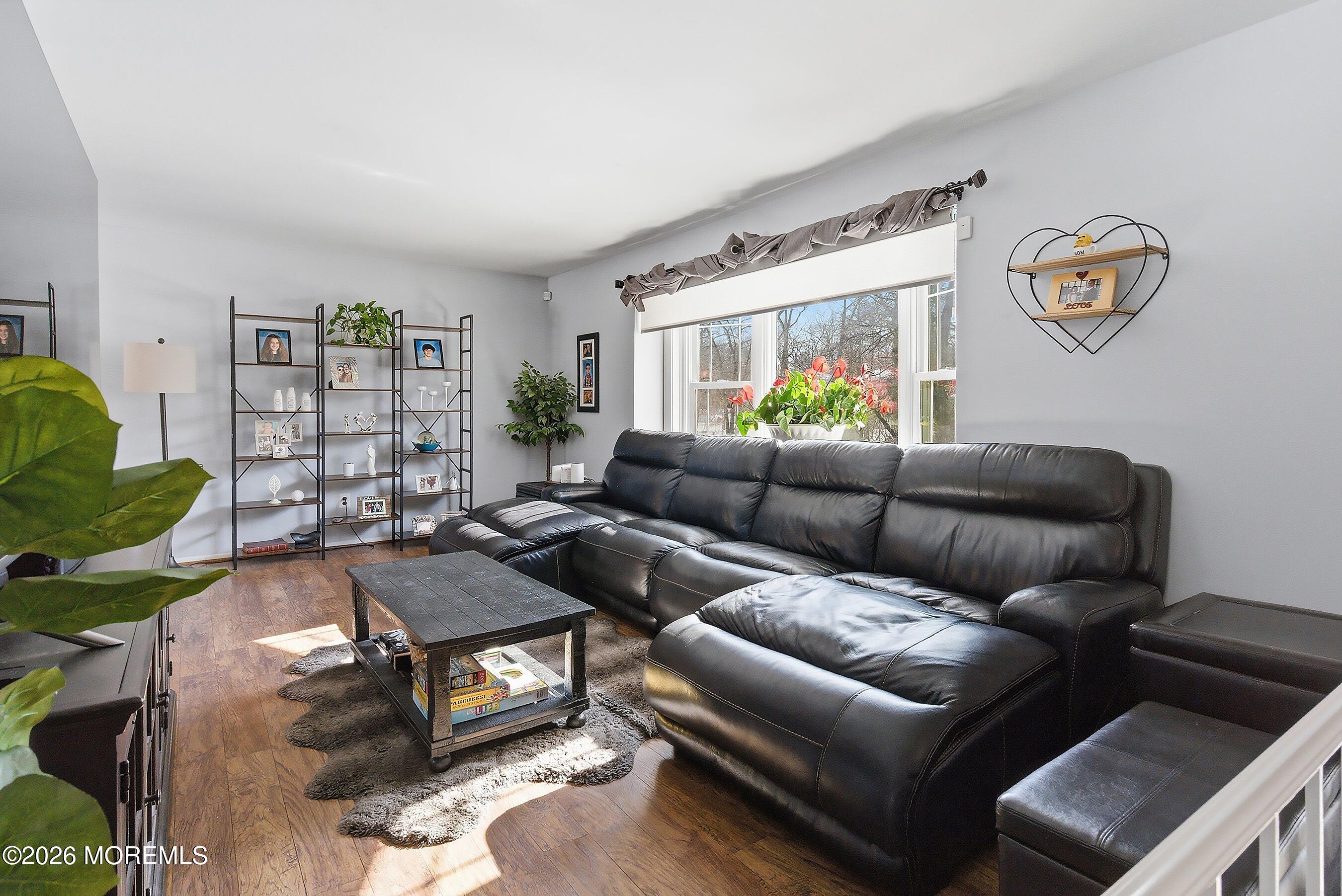 7 Colonial Court Image 4