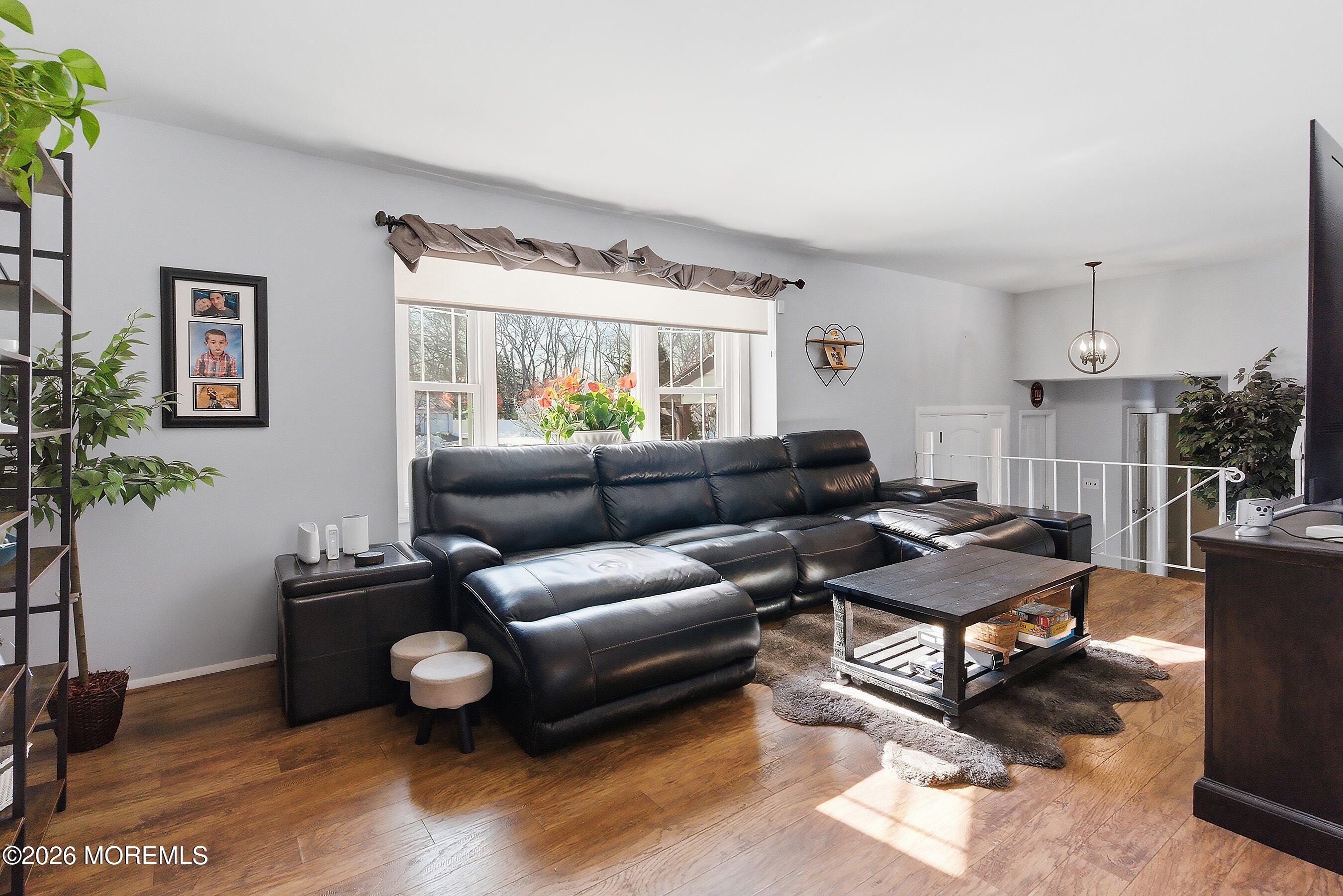 7 Colonial Court Image 5