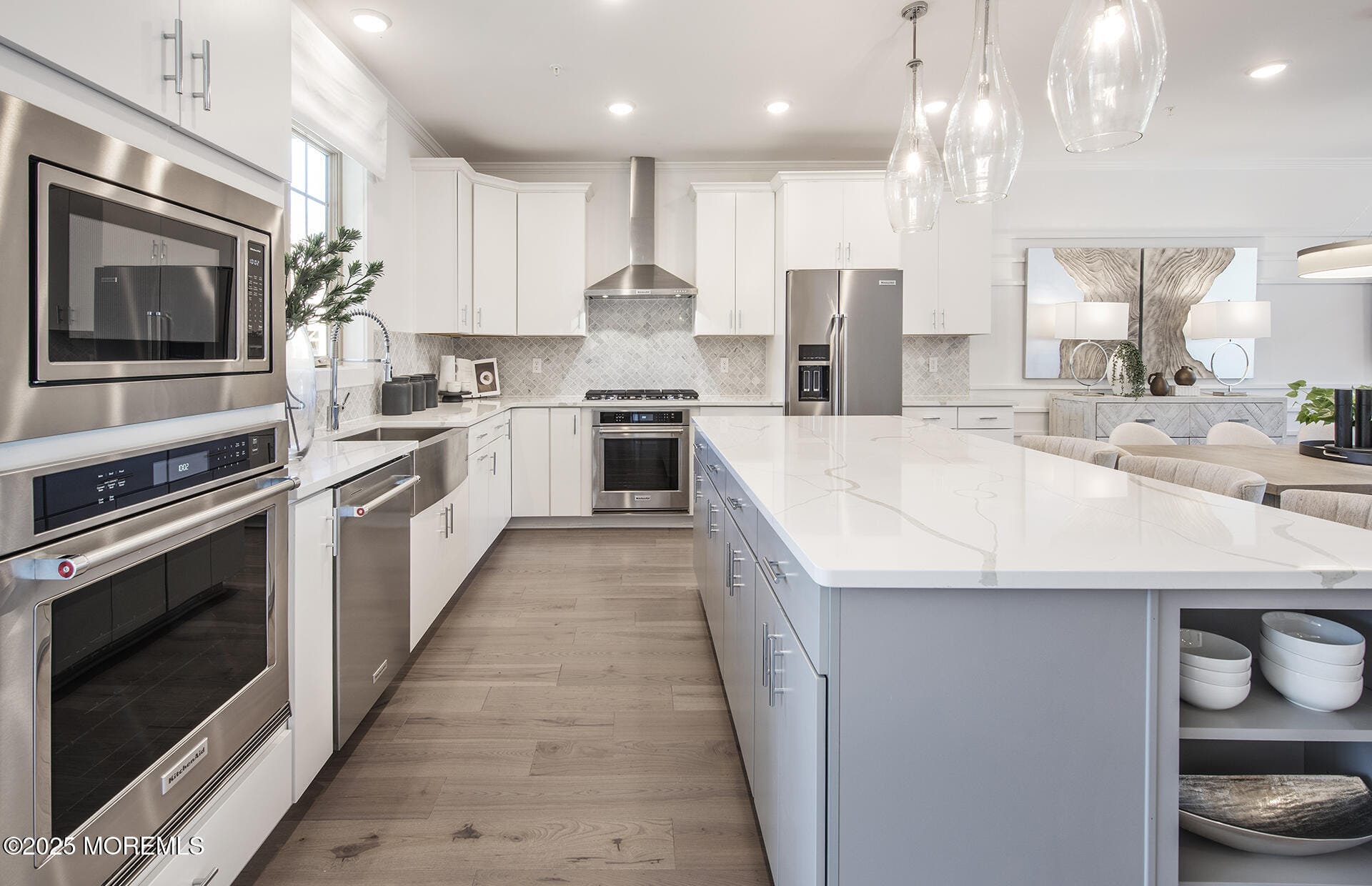 402 Shore Court Image 2