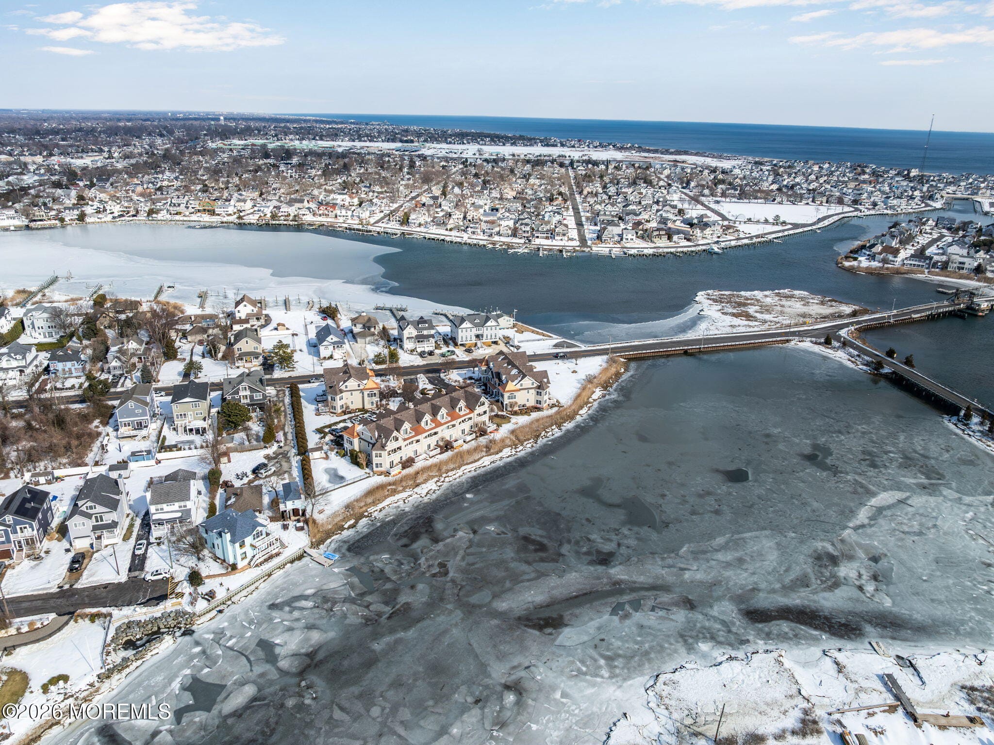 10 Waters Edge Image 4