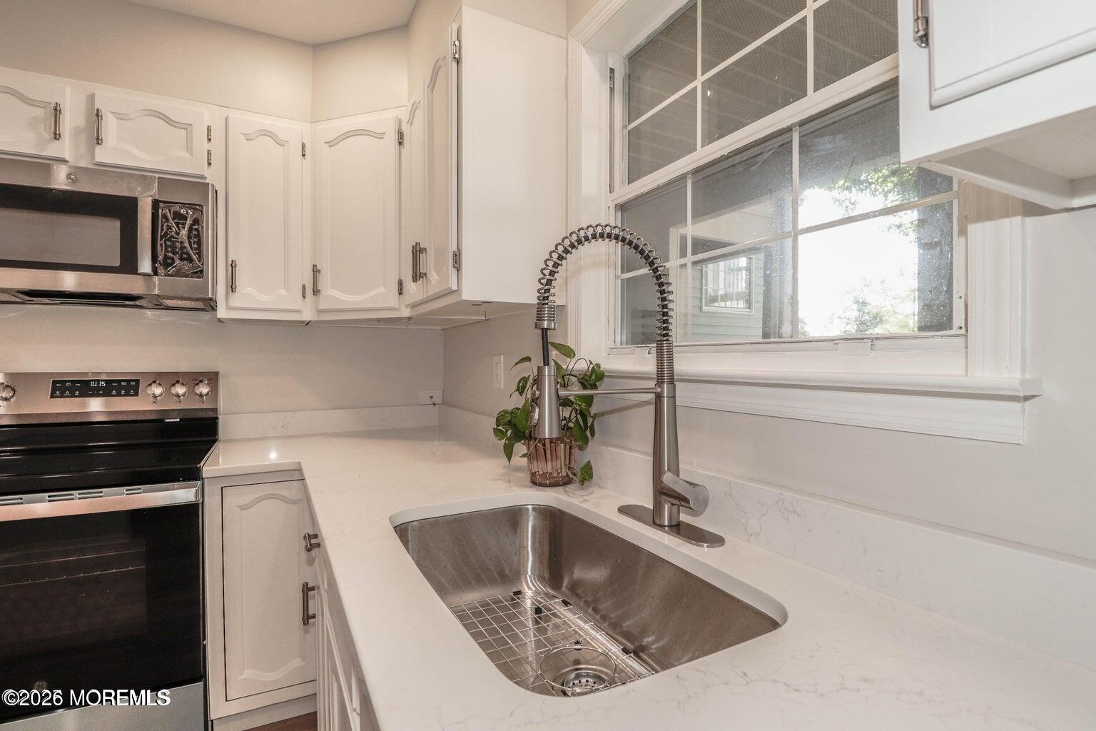 8E Benjamin Franklin Drive Image 5