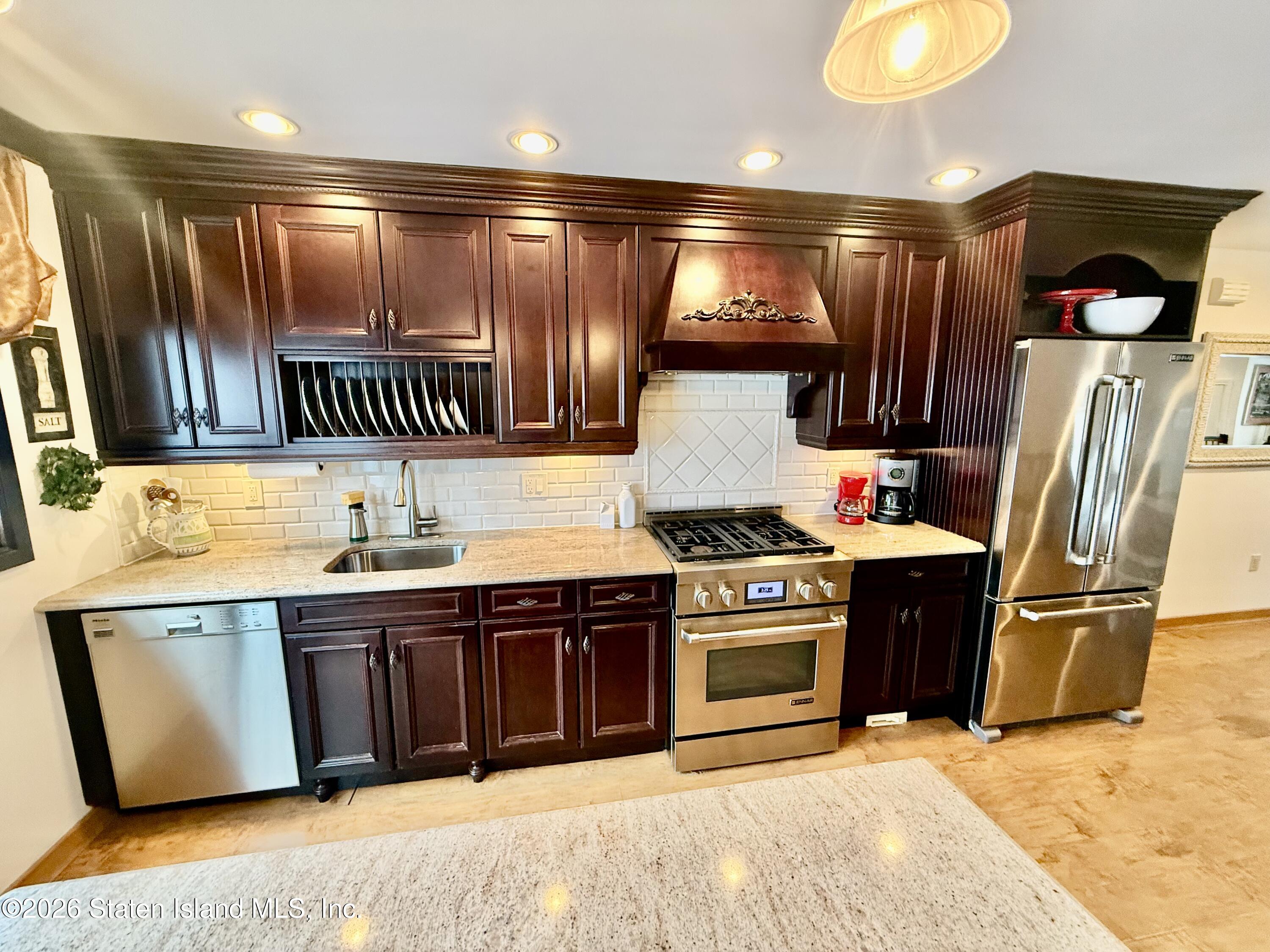 100 N Railroad Avenue, Staten Island, NY, 10304 image 38