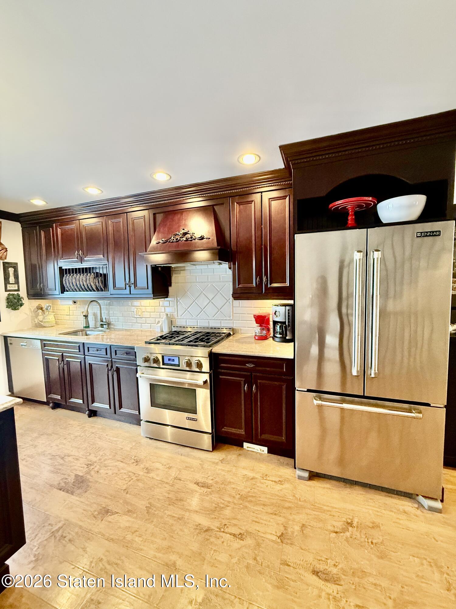 100 N Railroad Avenue, Staten Island, NY, 10304 image 39