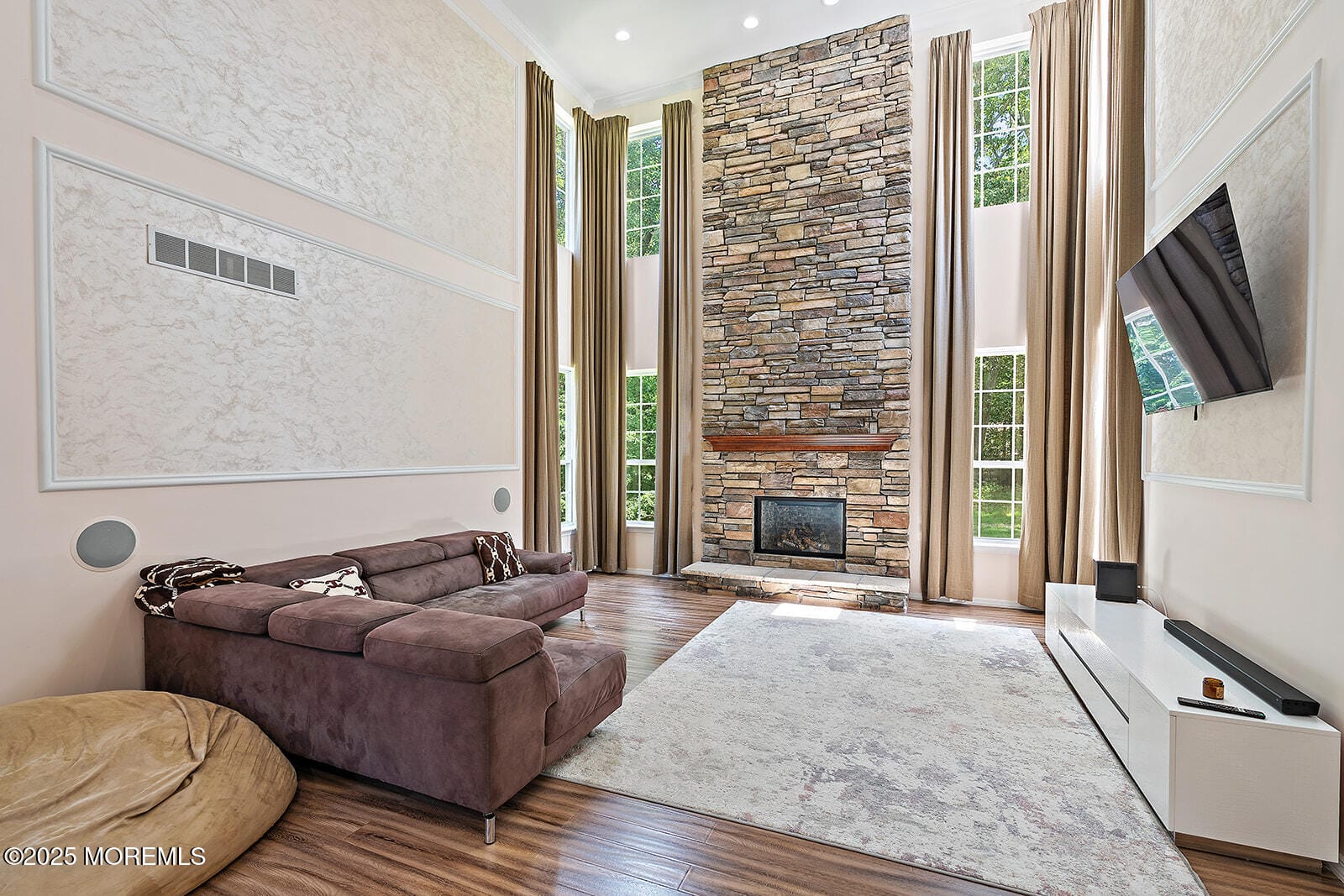 26 Chiswick Court Image 4