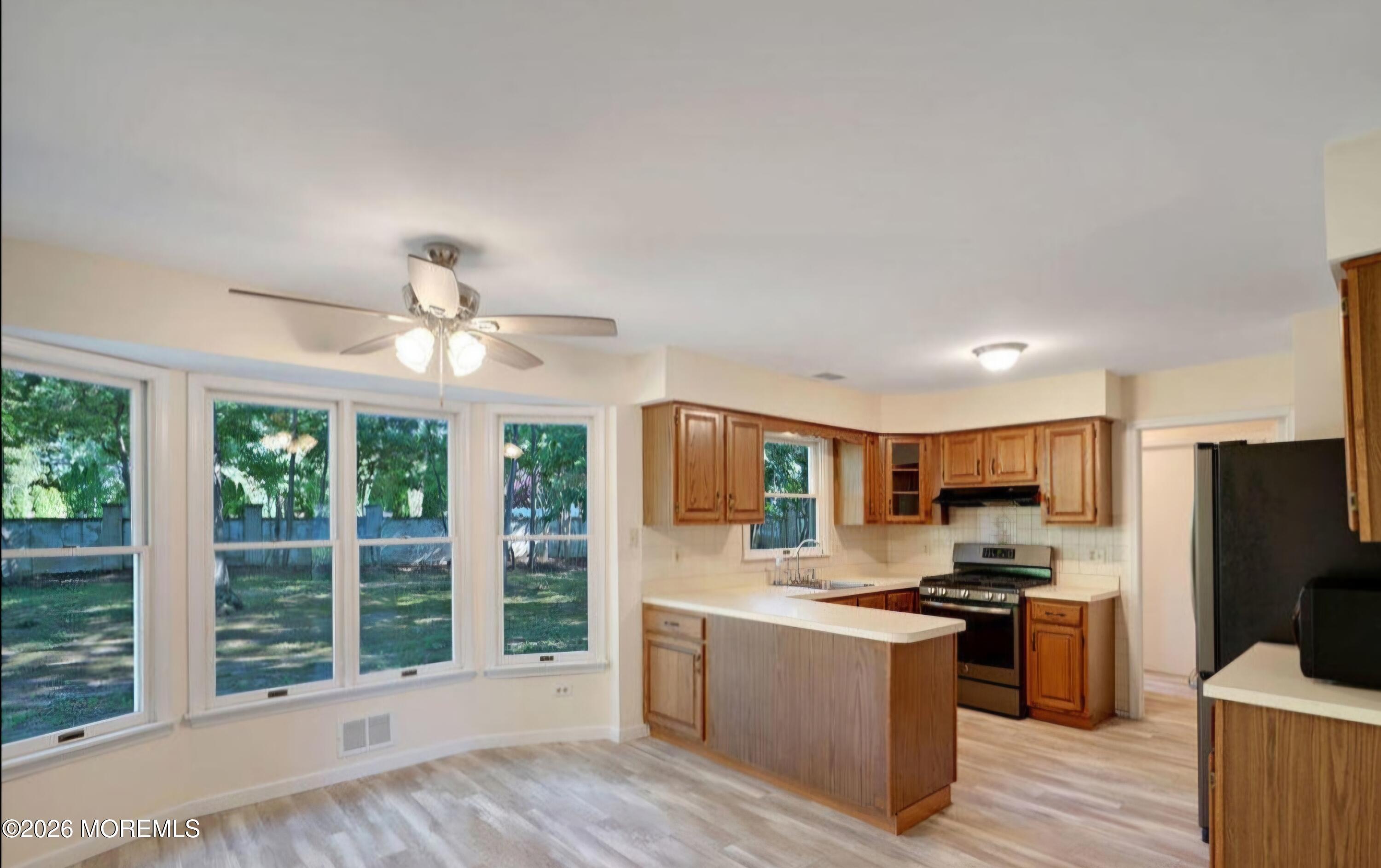 1220 Fox Hollow Drive Image 5