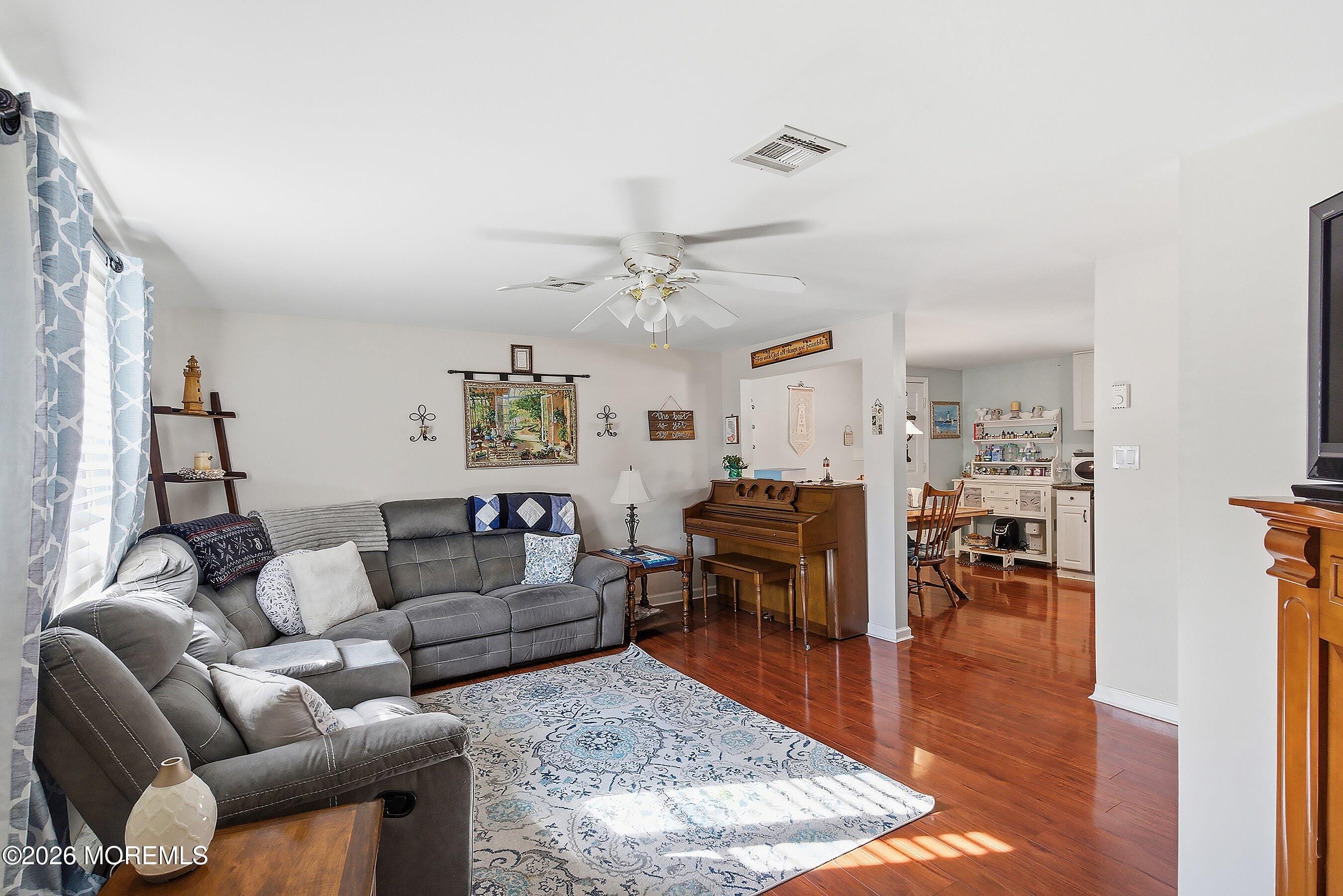 912 Sarasota Drive Image 4