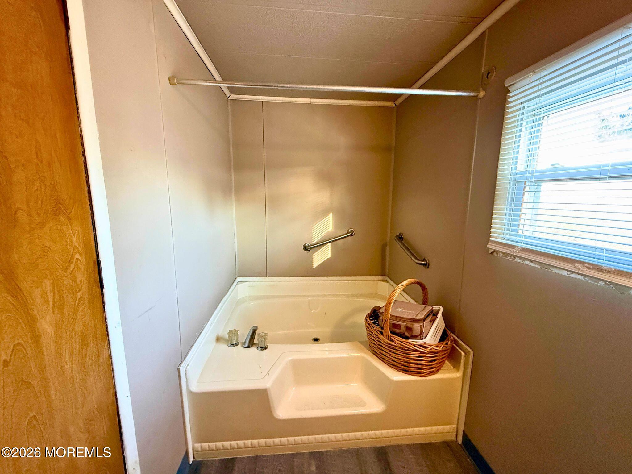 33 Judith Way, Jackson, NJ, 08527 image 19