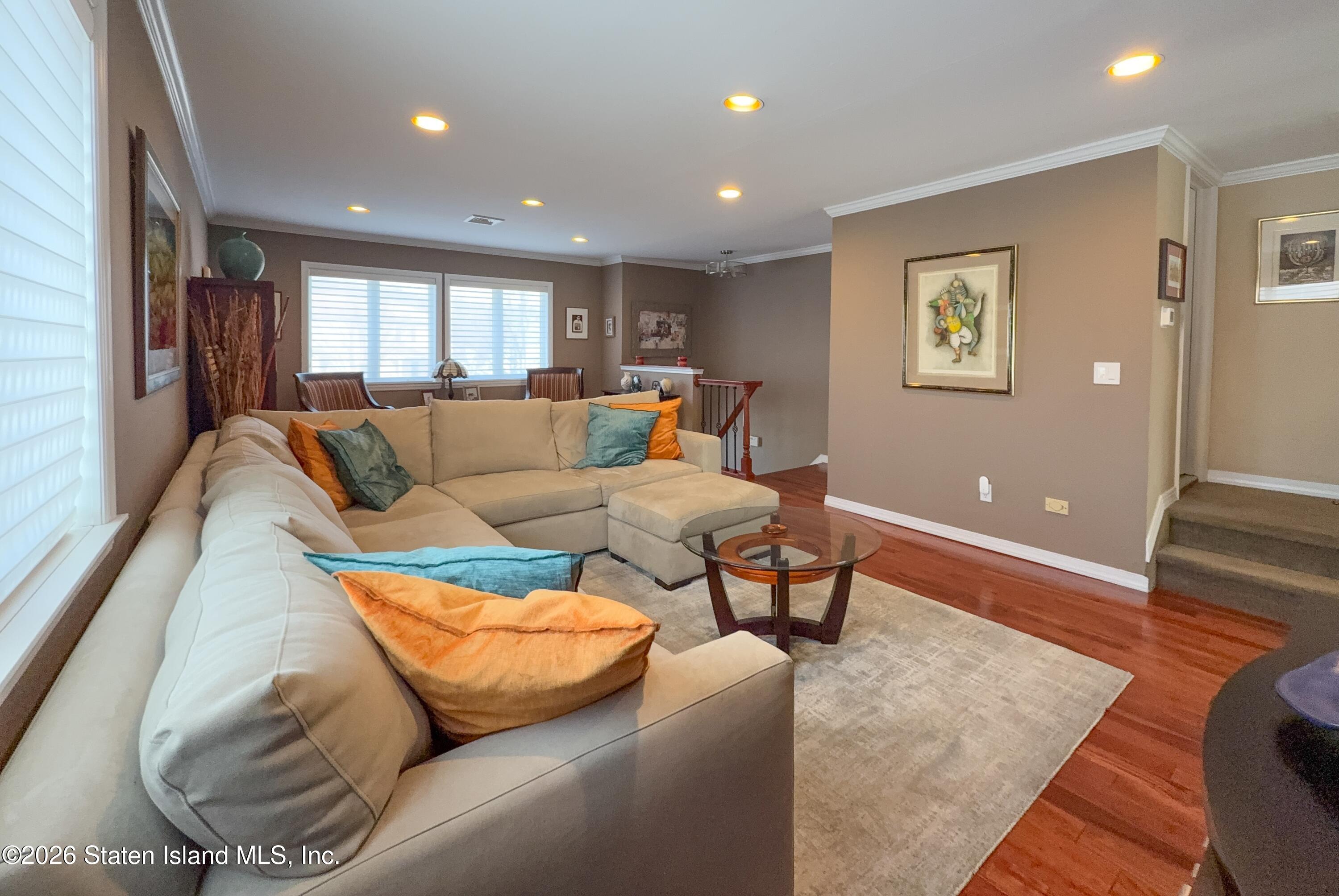 7 Gateway Drive Image 2