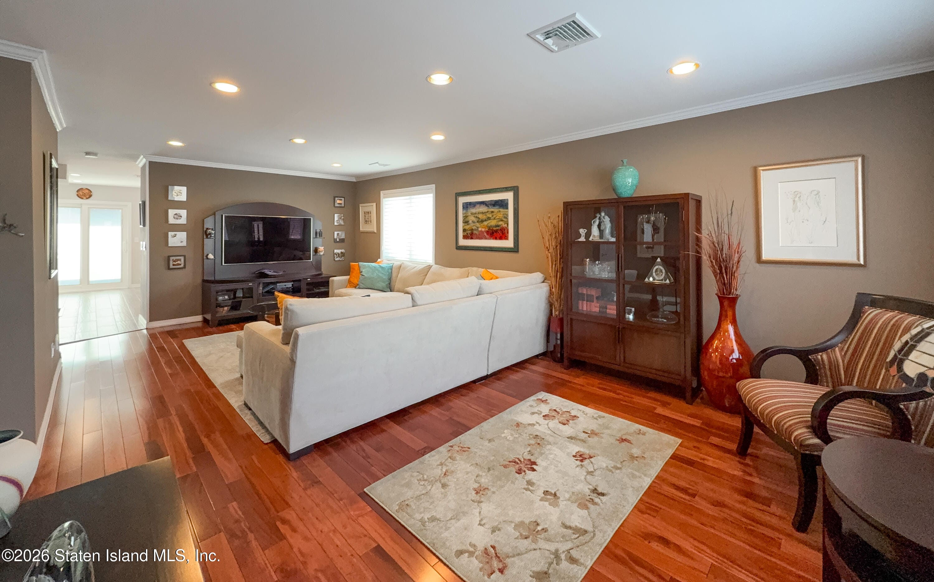 7 Gateway Drive Image 3