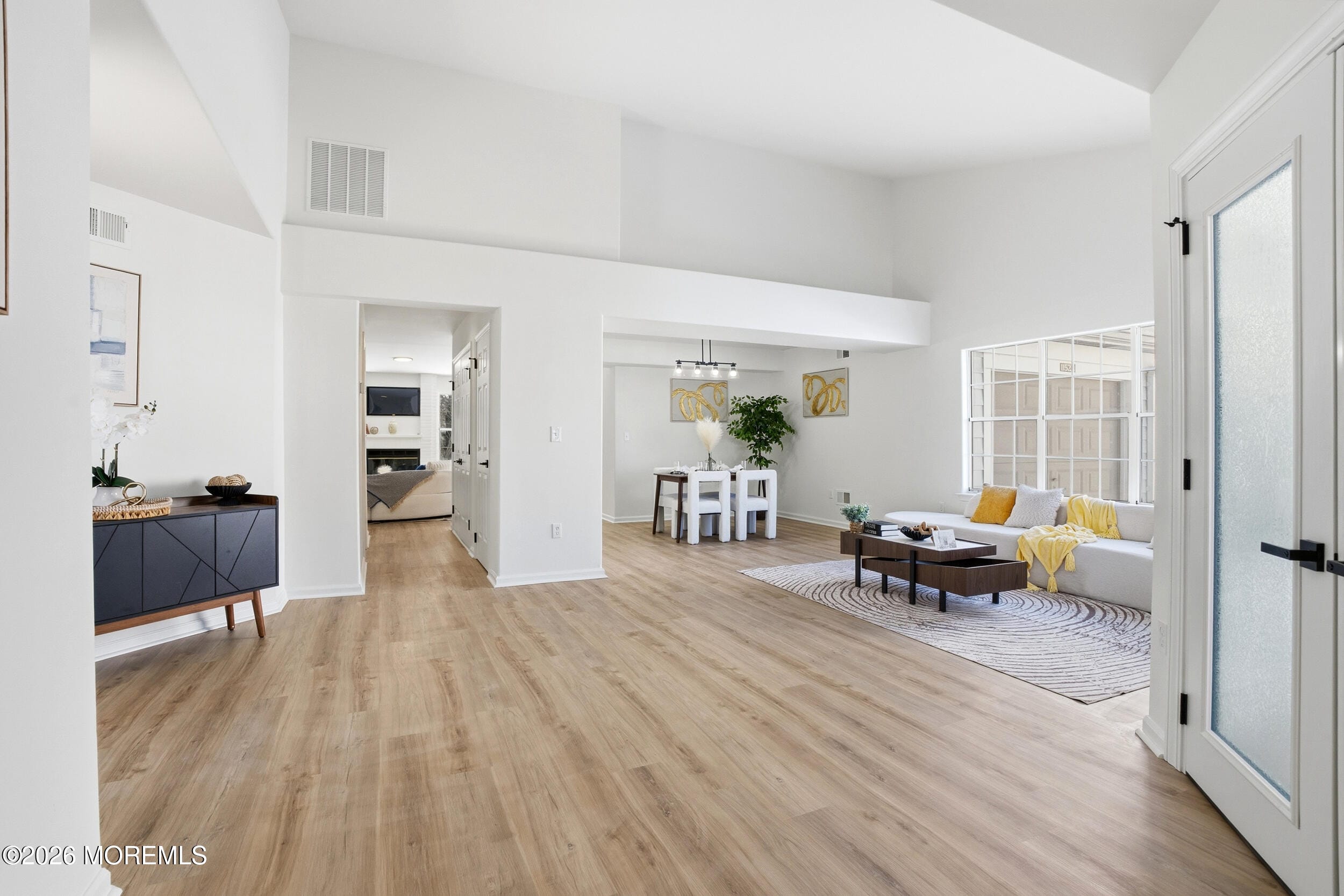 1152A Thornbury Lane Image 4