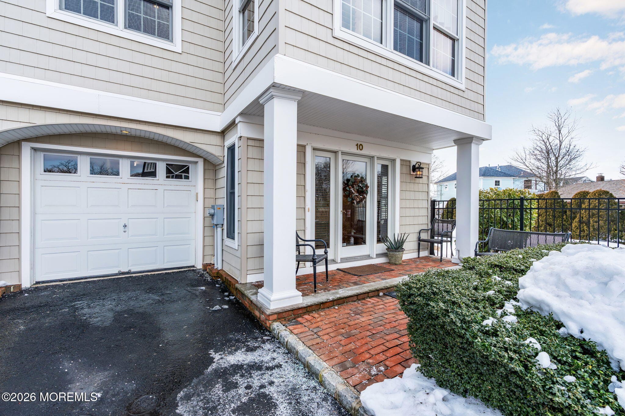 10 Waters Edge Image 3