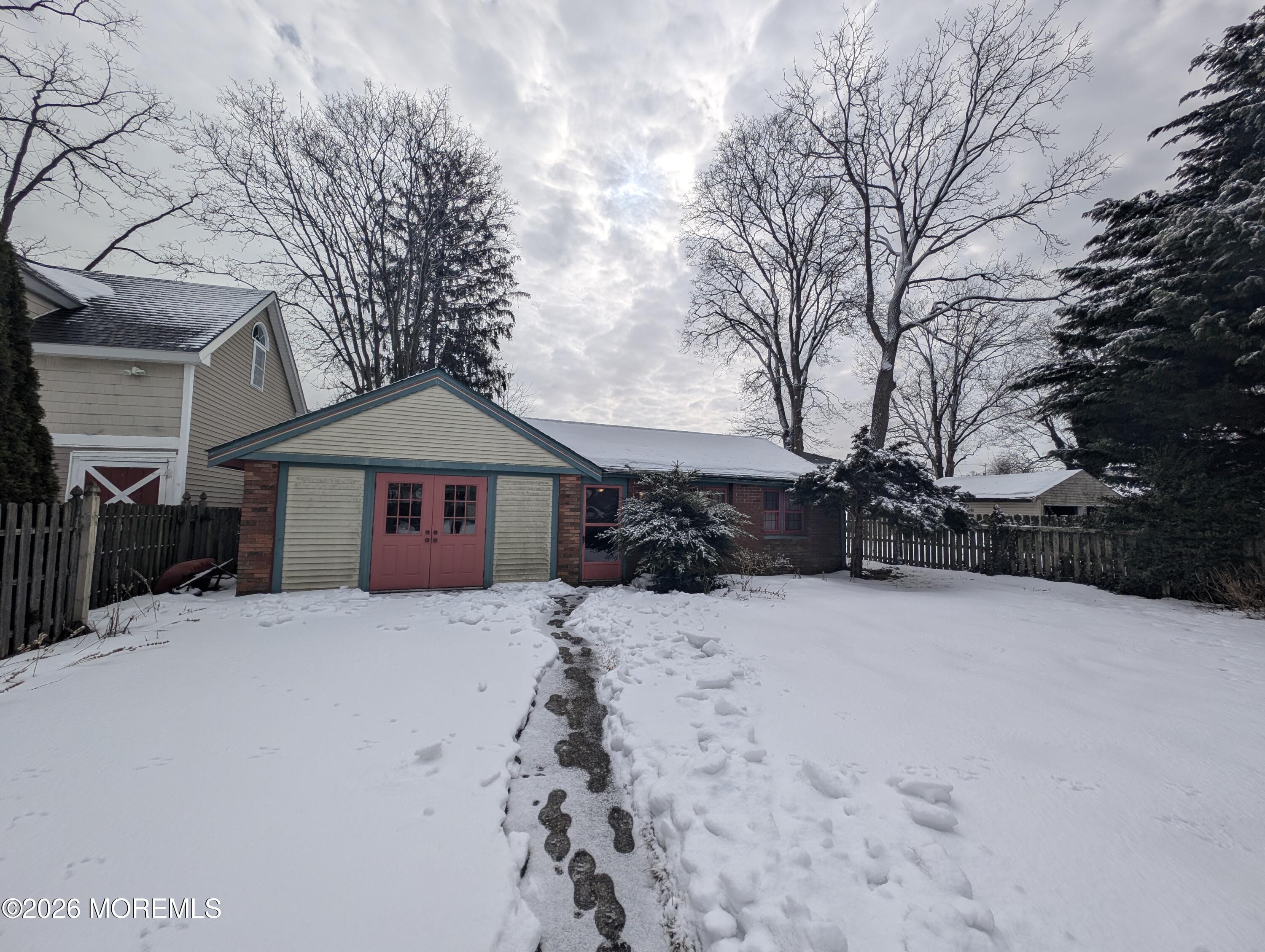 638 Overton Place Image 2