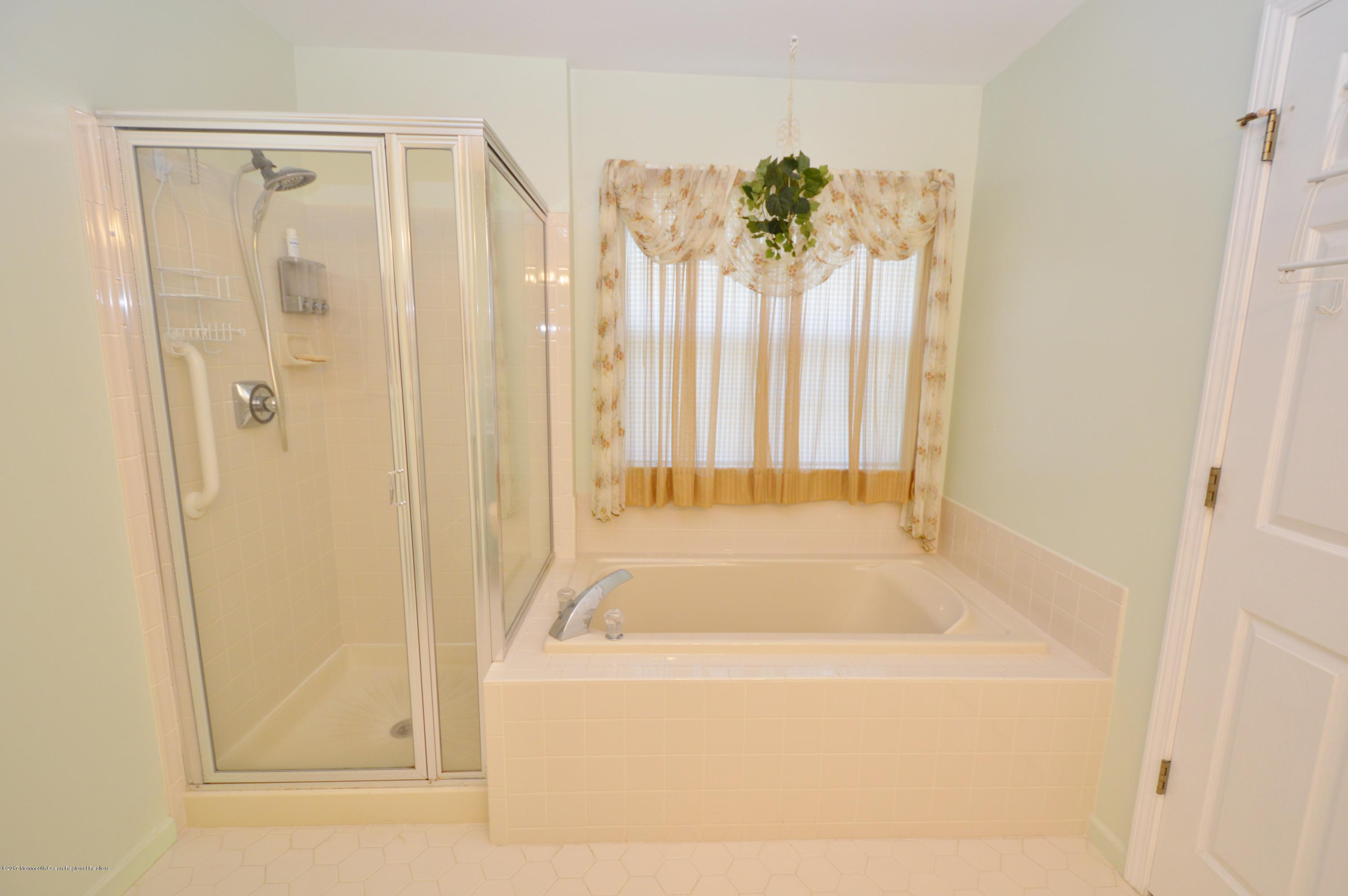 2555 Ridgemont Court, Toms River, NJ, 08755 image 9