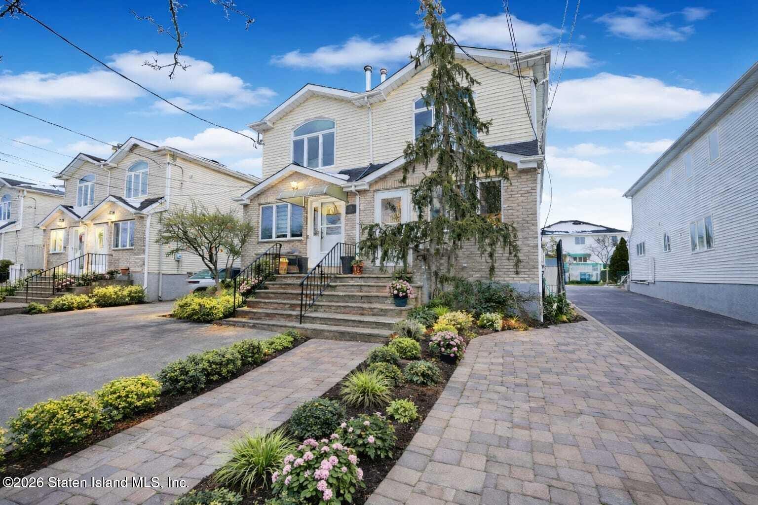 60 Pond Street Image 2